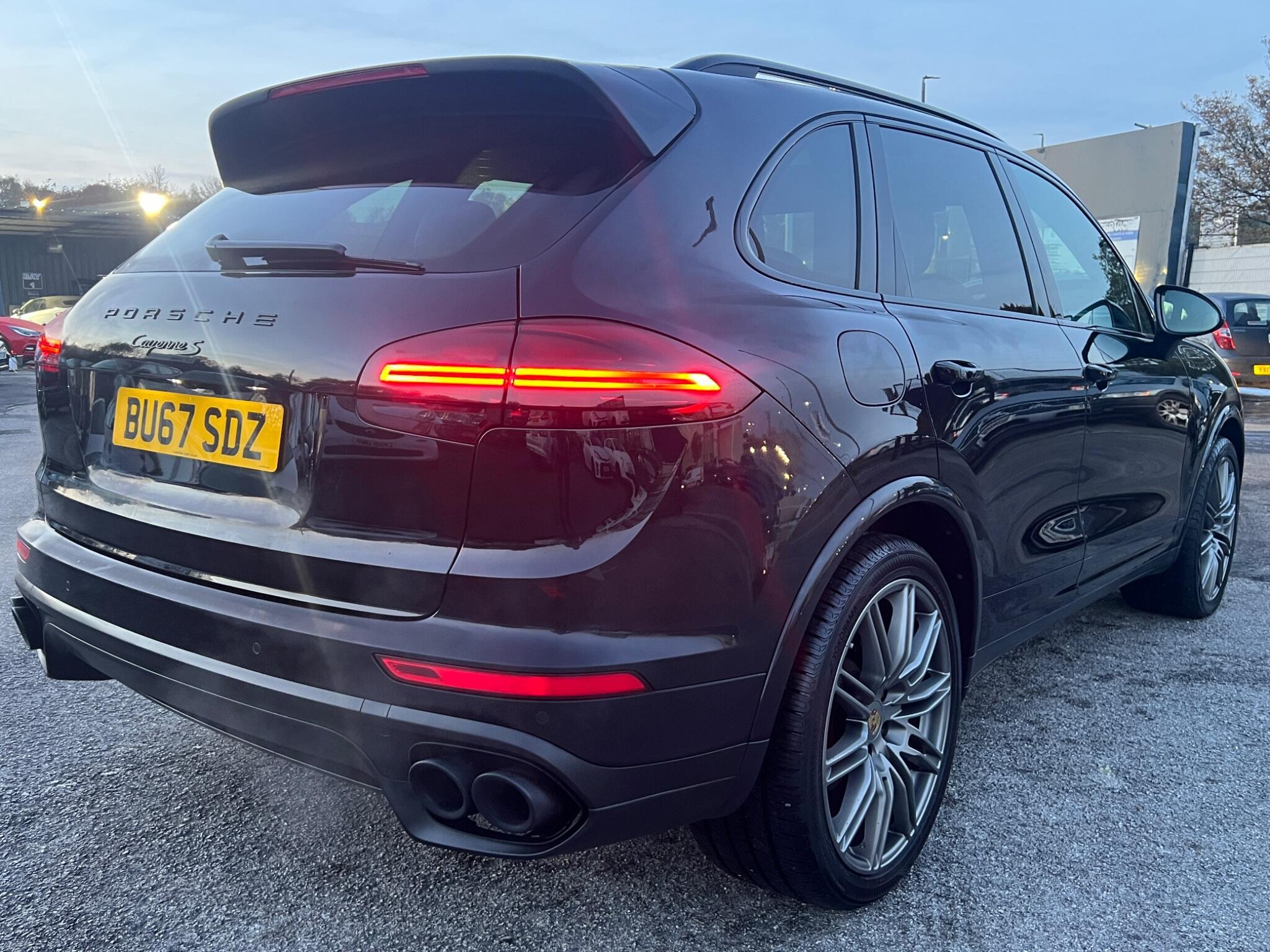 Porsche Cayenne - Image 10