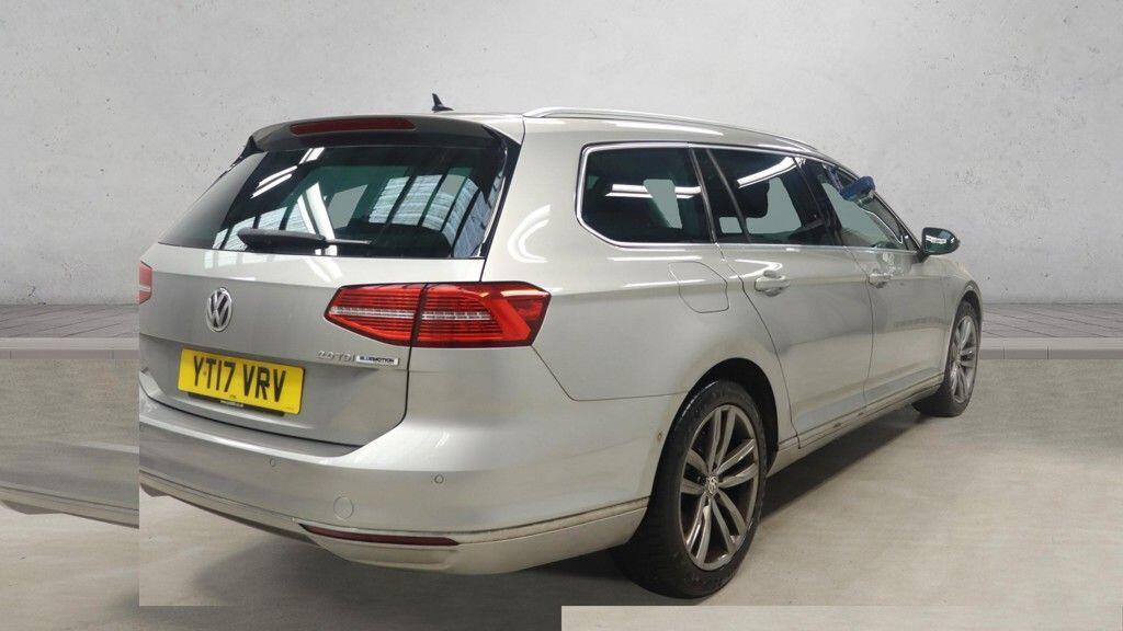 Volkswagen Passat - Image 4