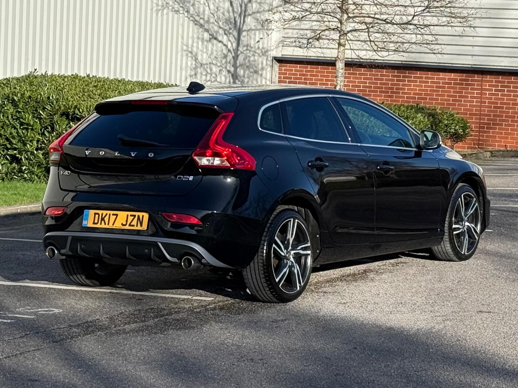 Volvo V40 - Image 10