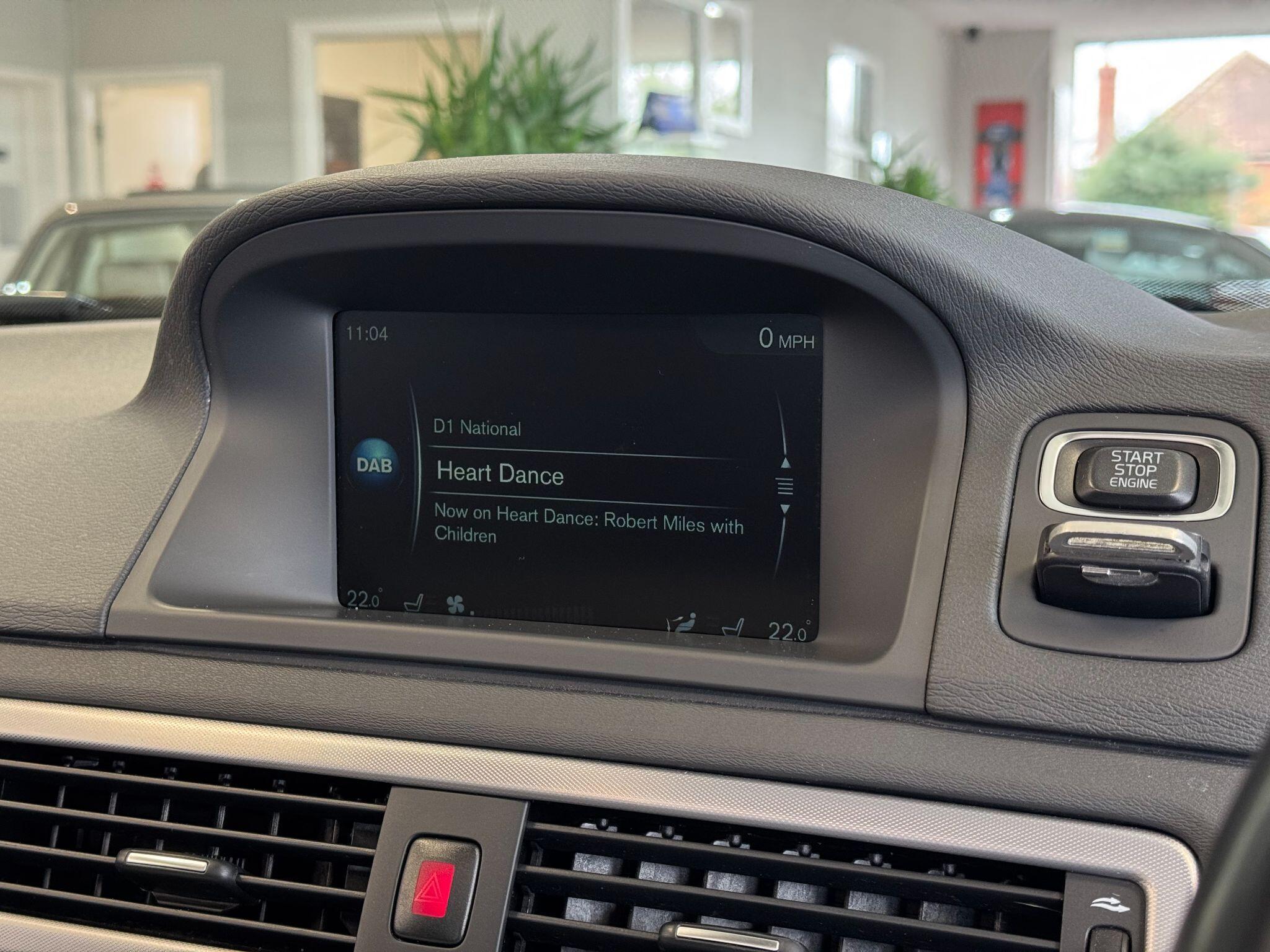 Volvo XC70 - Image 25
