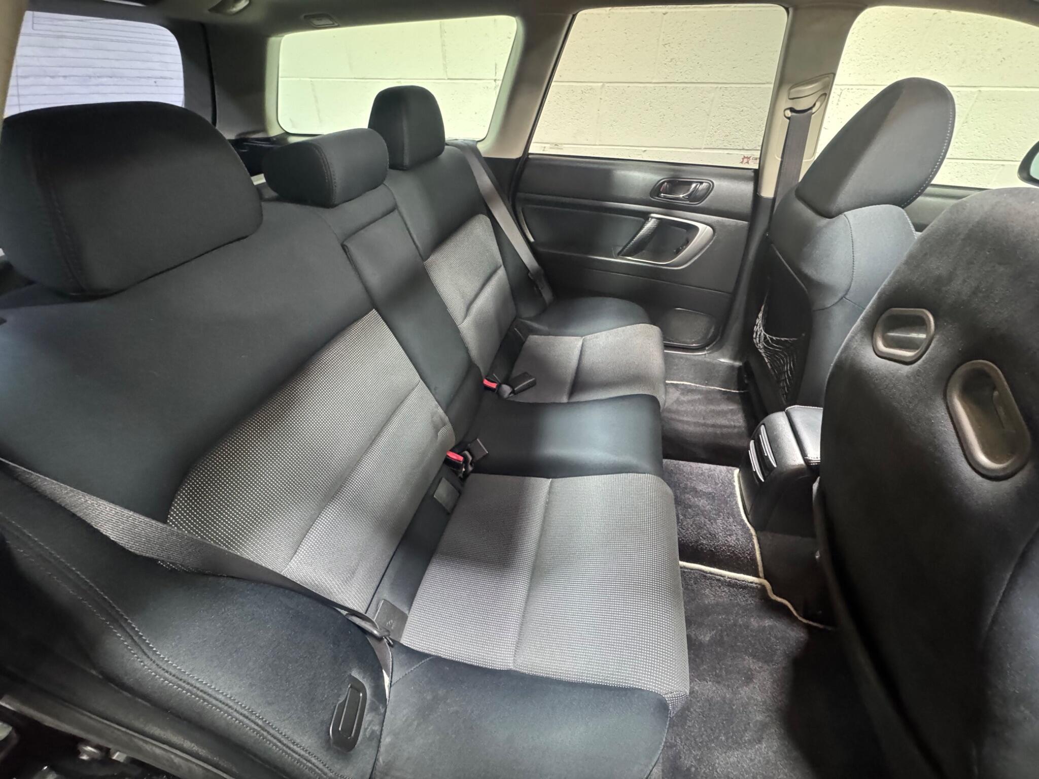 Subaru Legacy - Image 12