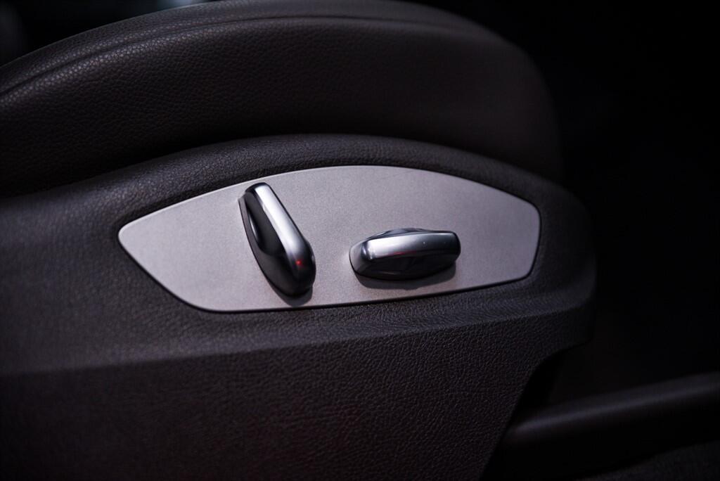 Porsche Macan - Image 36