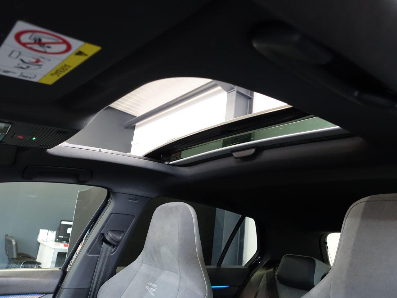 Volkswagen Golf - Image 36