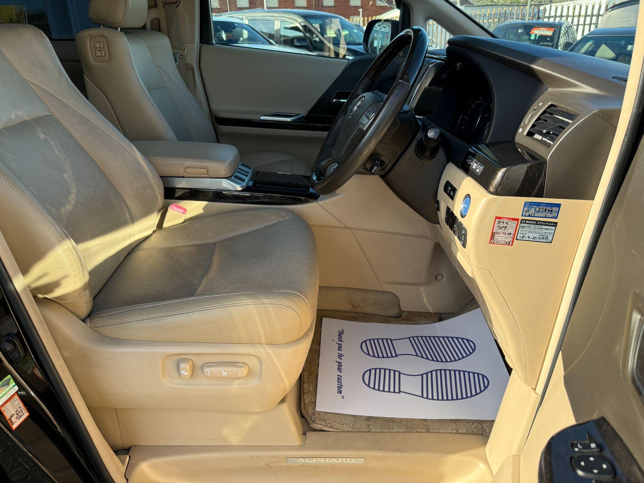 Toyota Alphard - Image 25