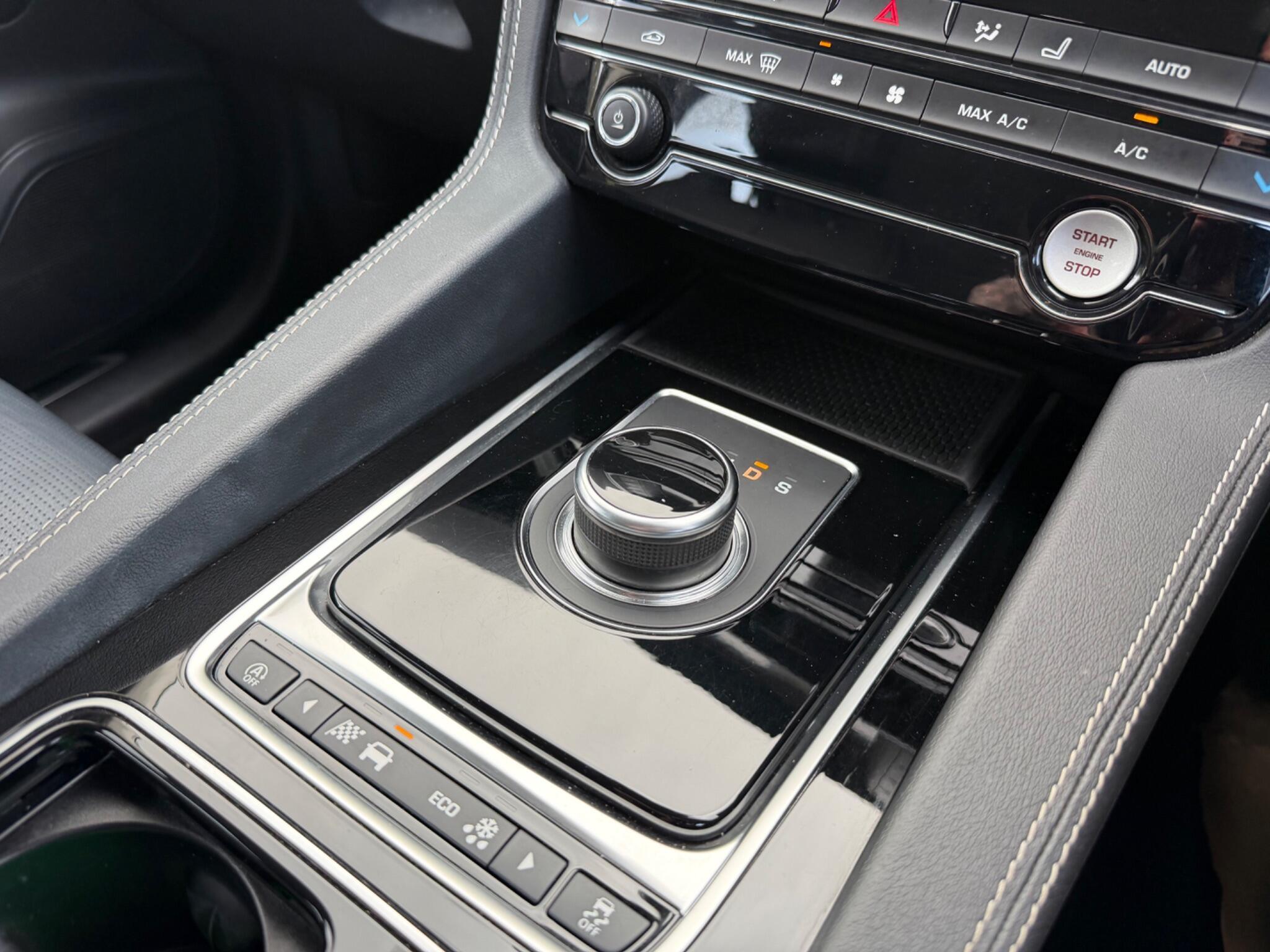 Jaguar F-Pace - Image 17