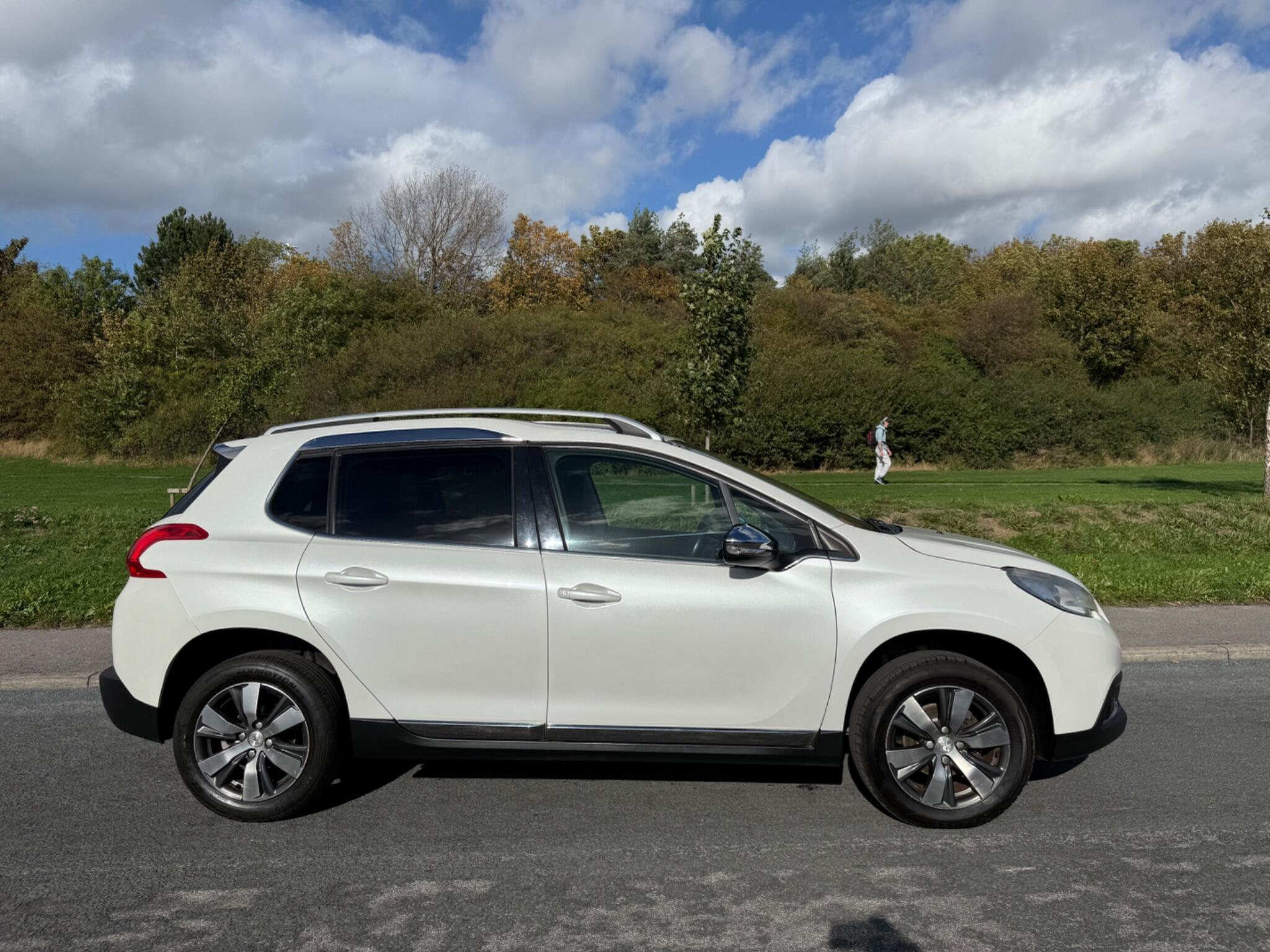 Peugeot 2008 - Image 2