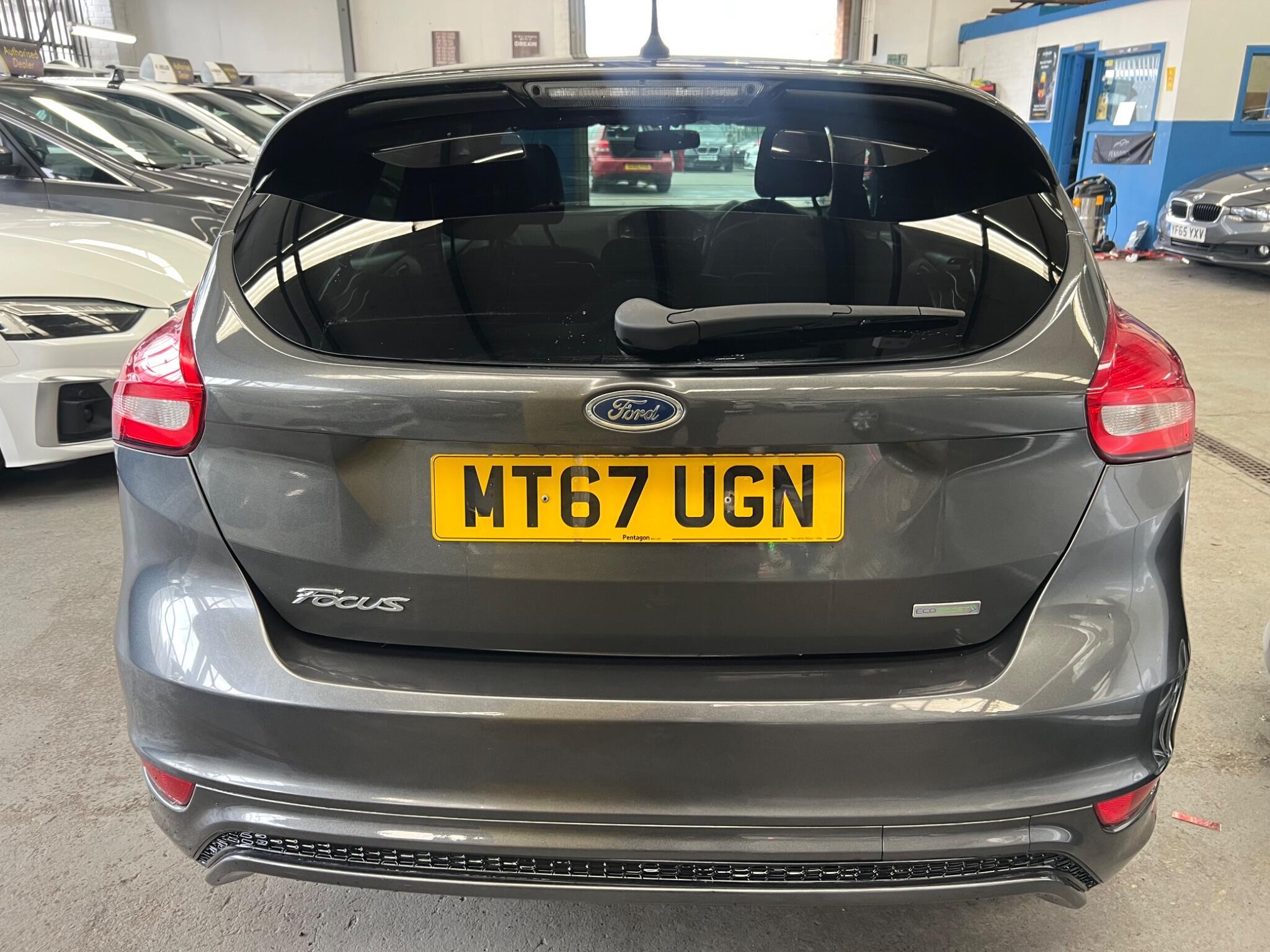 Ford Focus - Image 10
