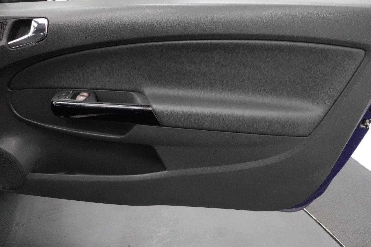Vauxhall Corsa - Image 17