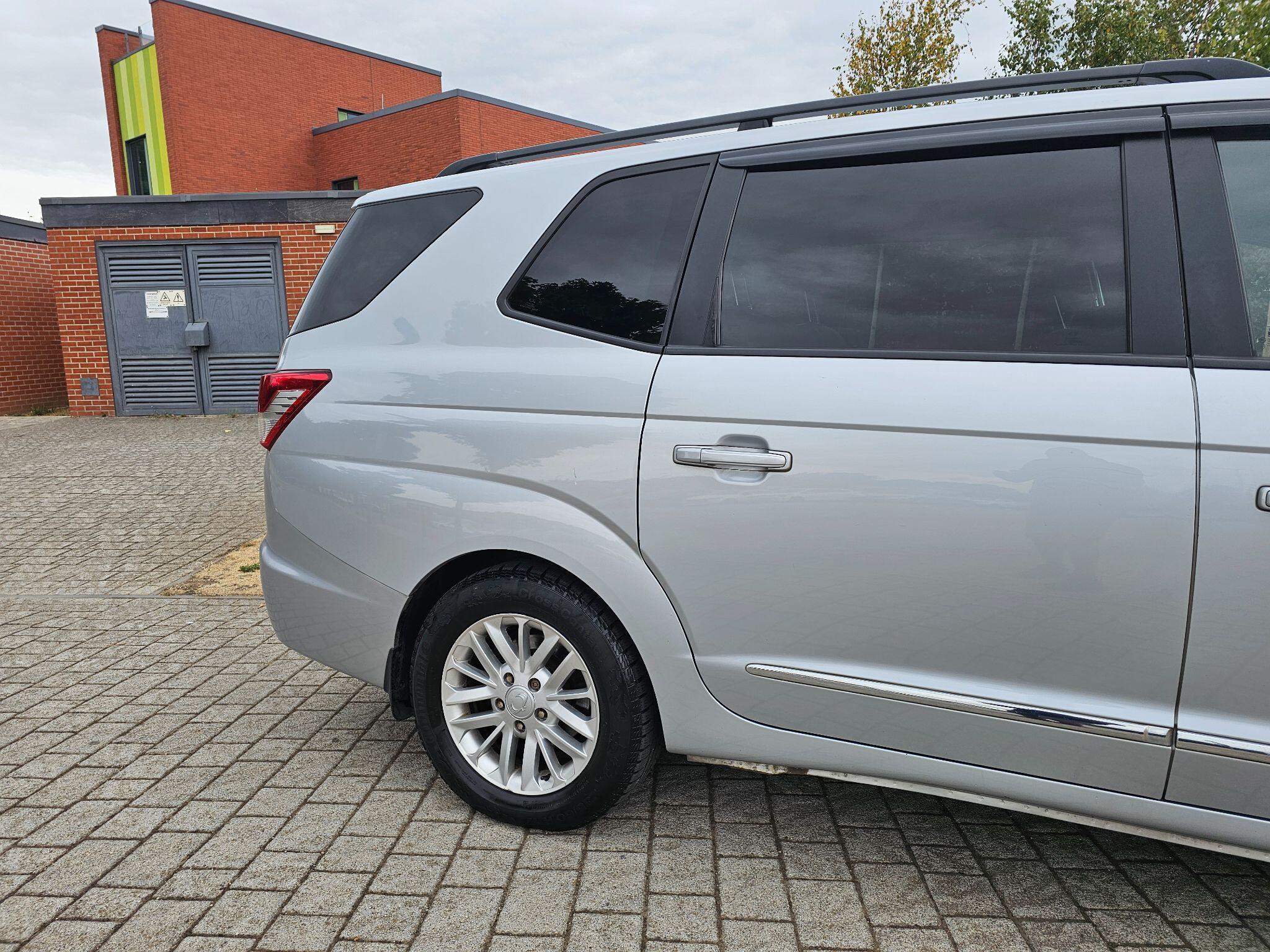 Ssangyong Turismo - Image 5