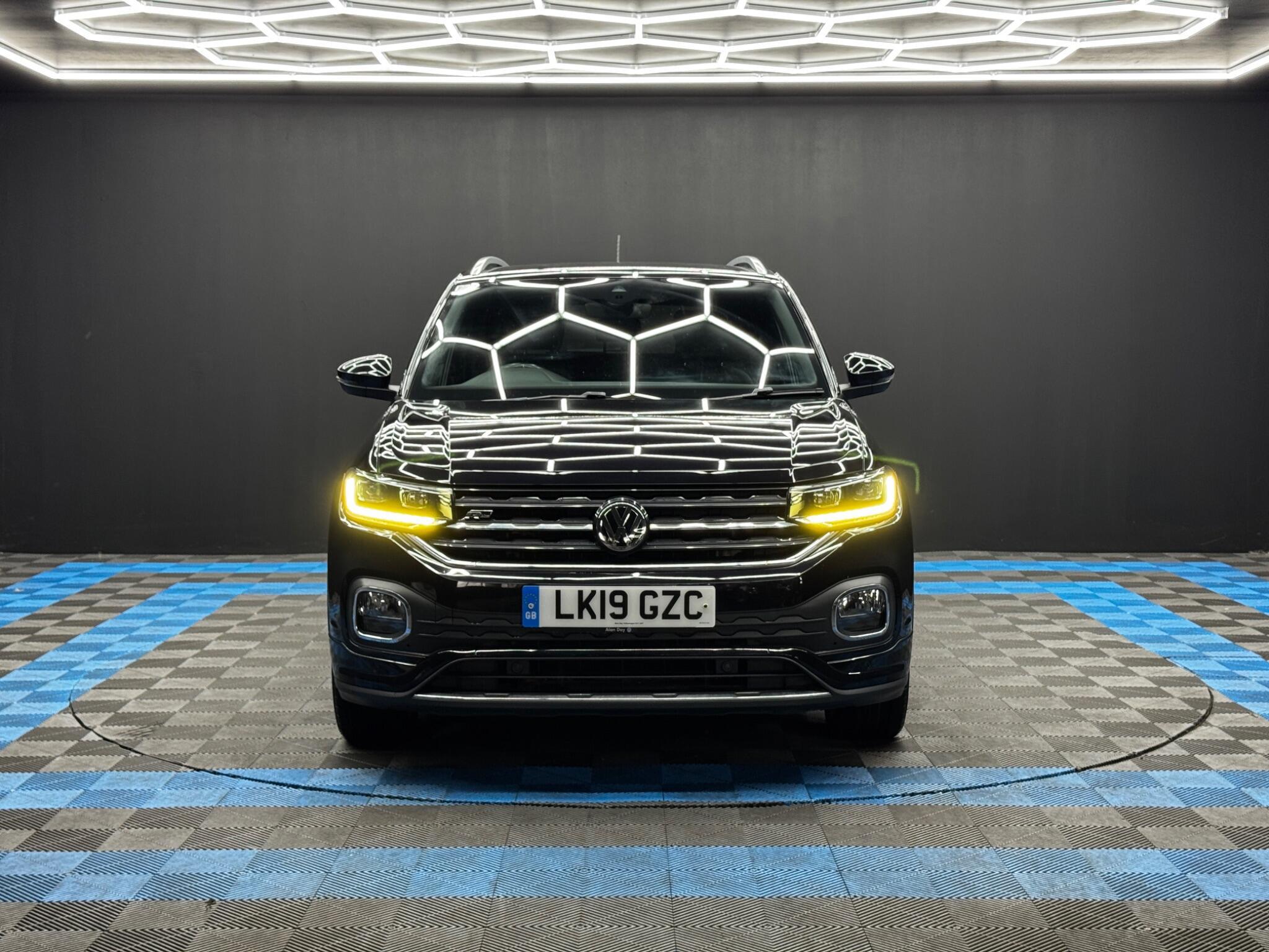 Volkswagen T-Cross - Image 2