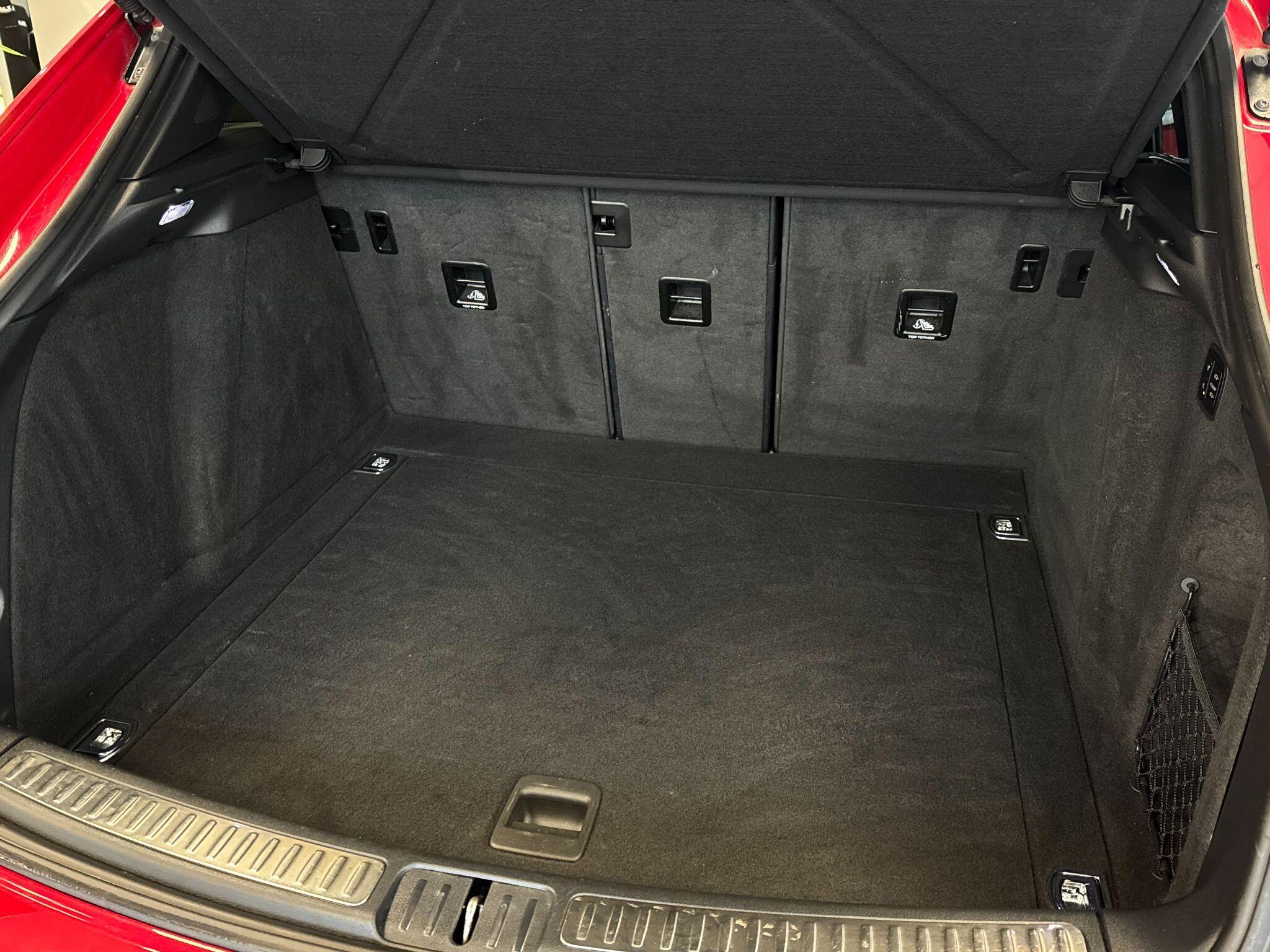 Porsche Macan - Image 18