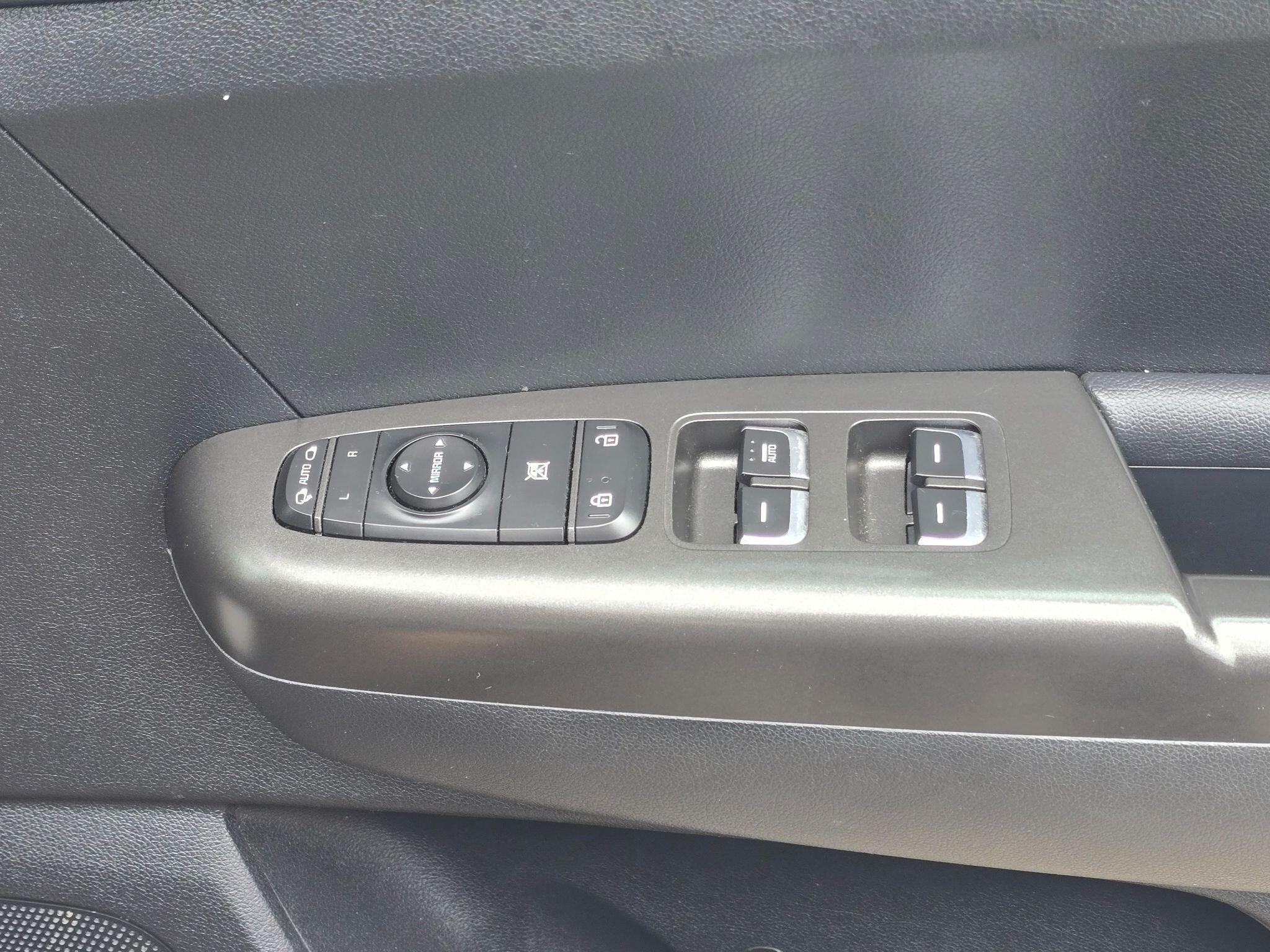 Kia Sportage - Image 32
