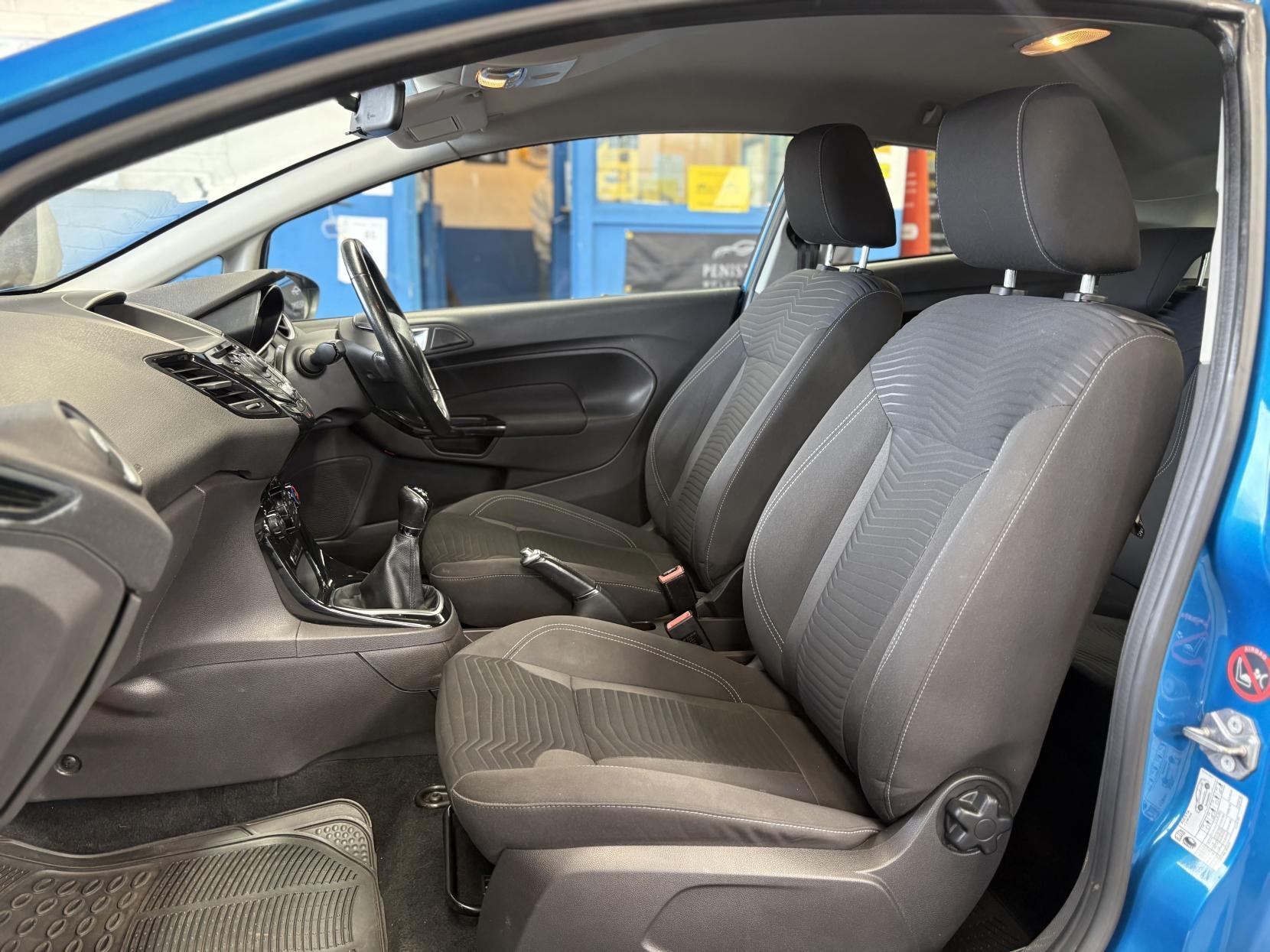 Ford Fiesta - Image 19