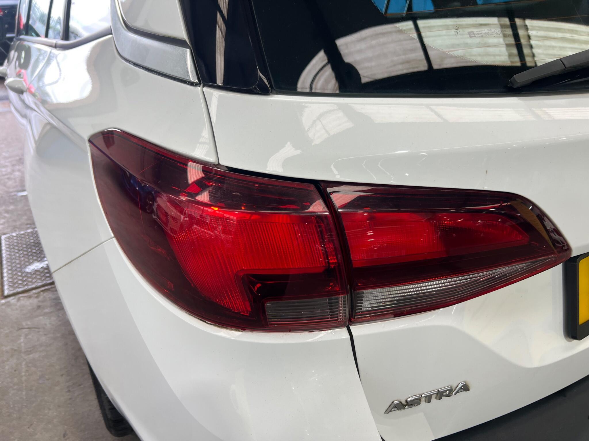 Vauxhall Astra - Image 30