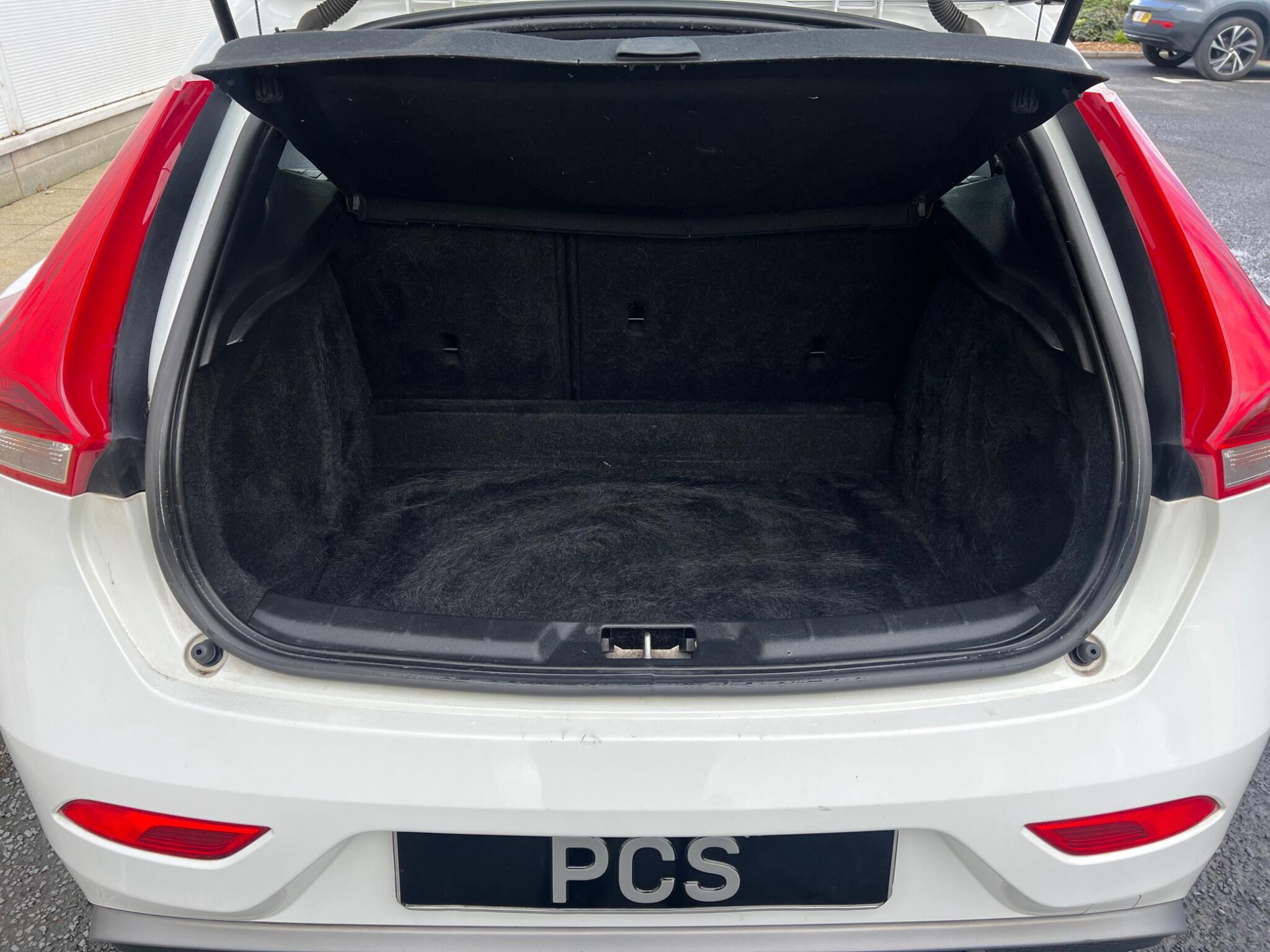 Volvo V40 - Image 36