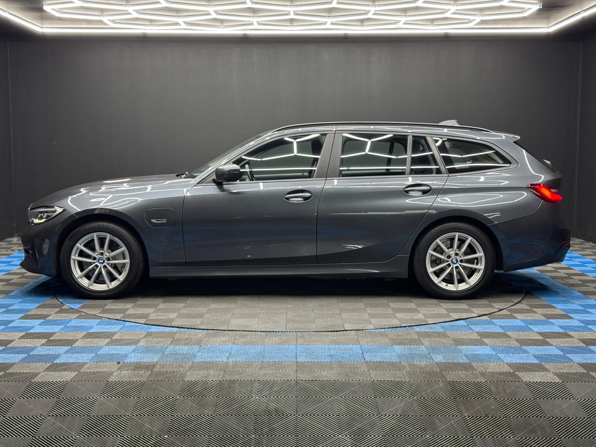 BMW 3 Series - Image 8
