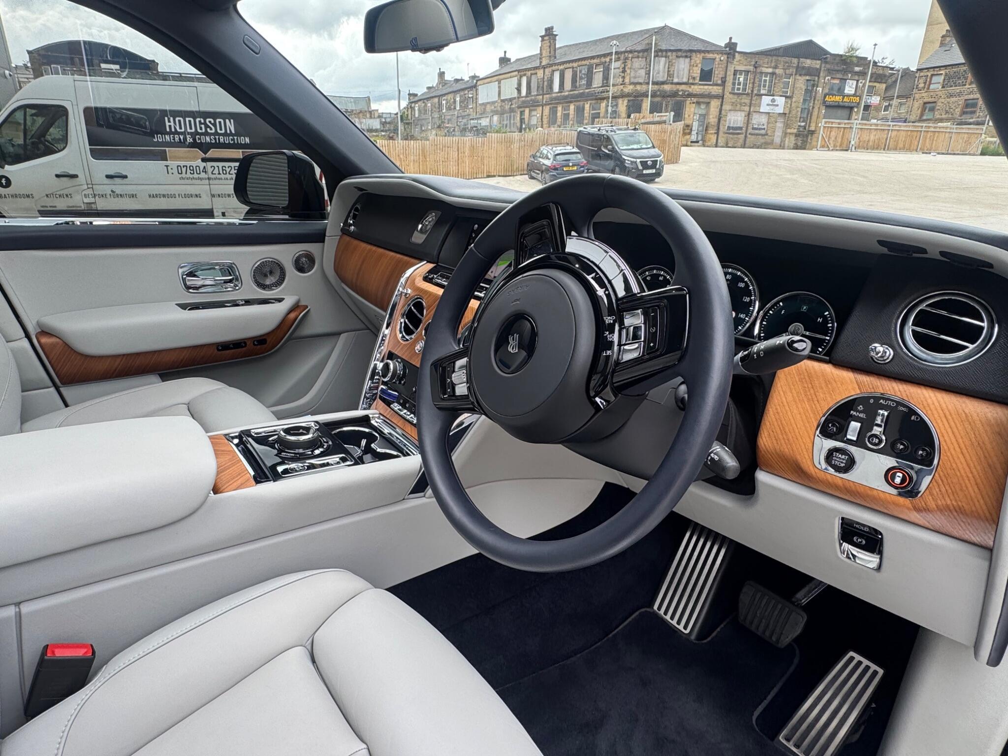 Rolls-Royce Cullinan - Image 8
