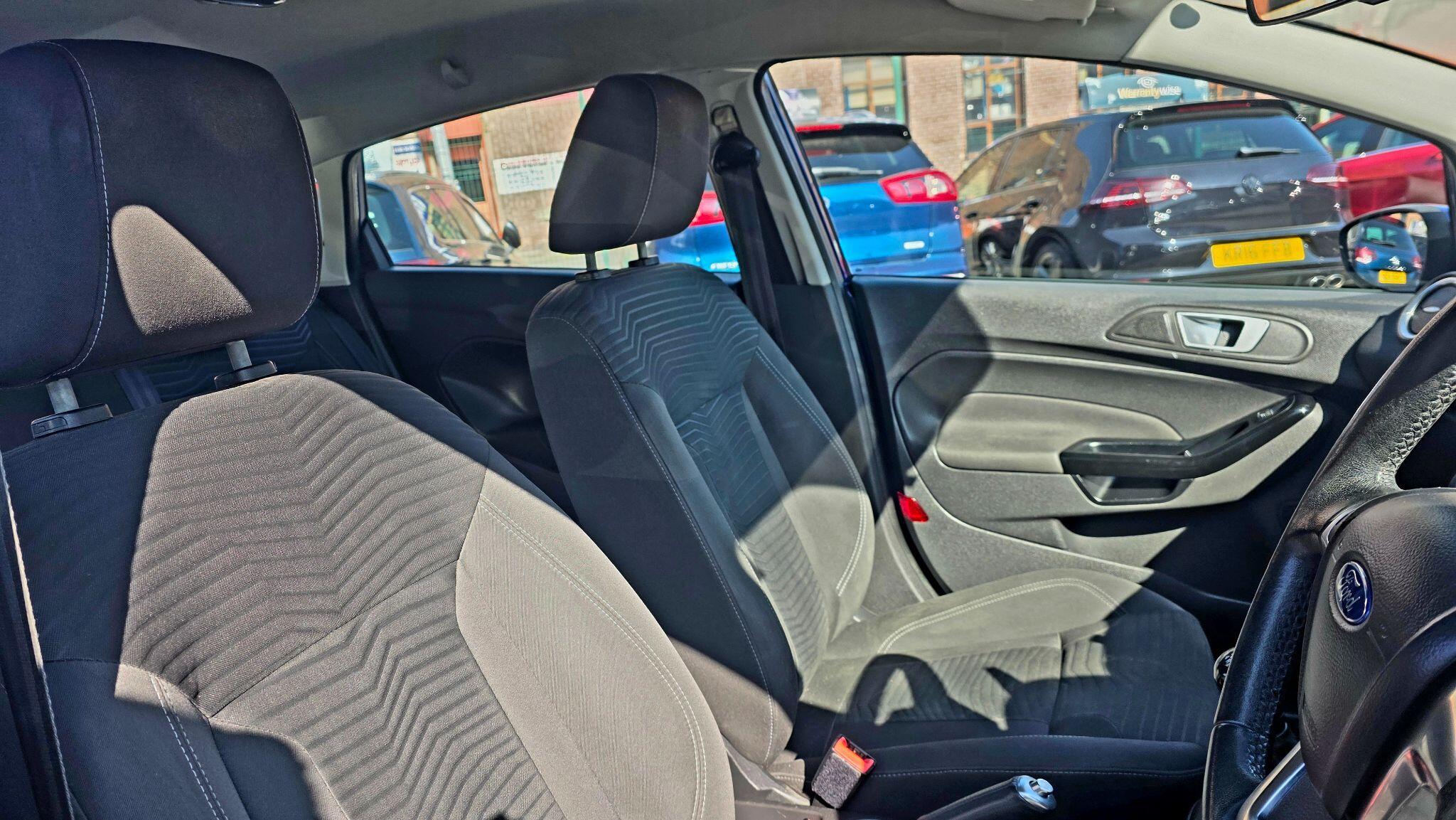 Ford Fiesta - Image 12