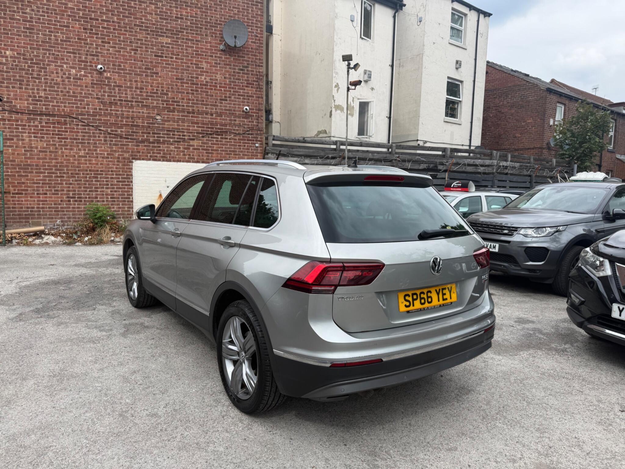 Volkswagen Tiguan - Image 5