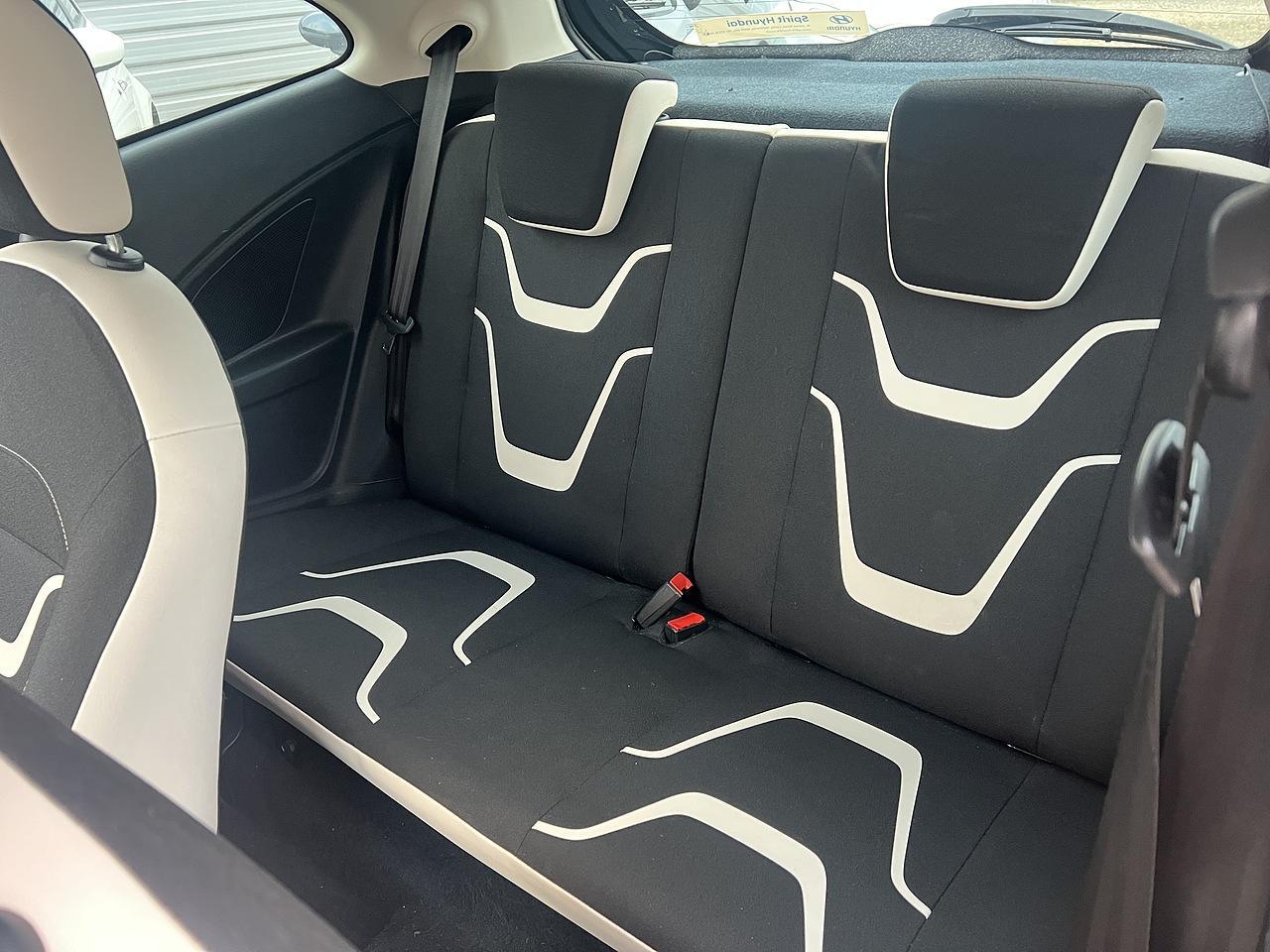Ford KA - Image 17