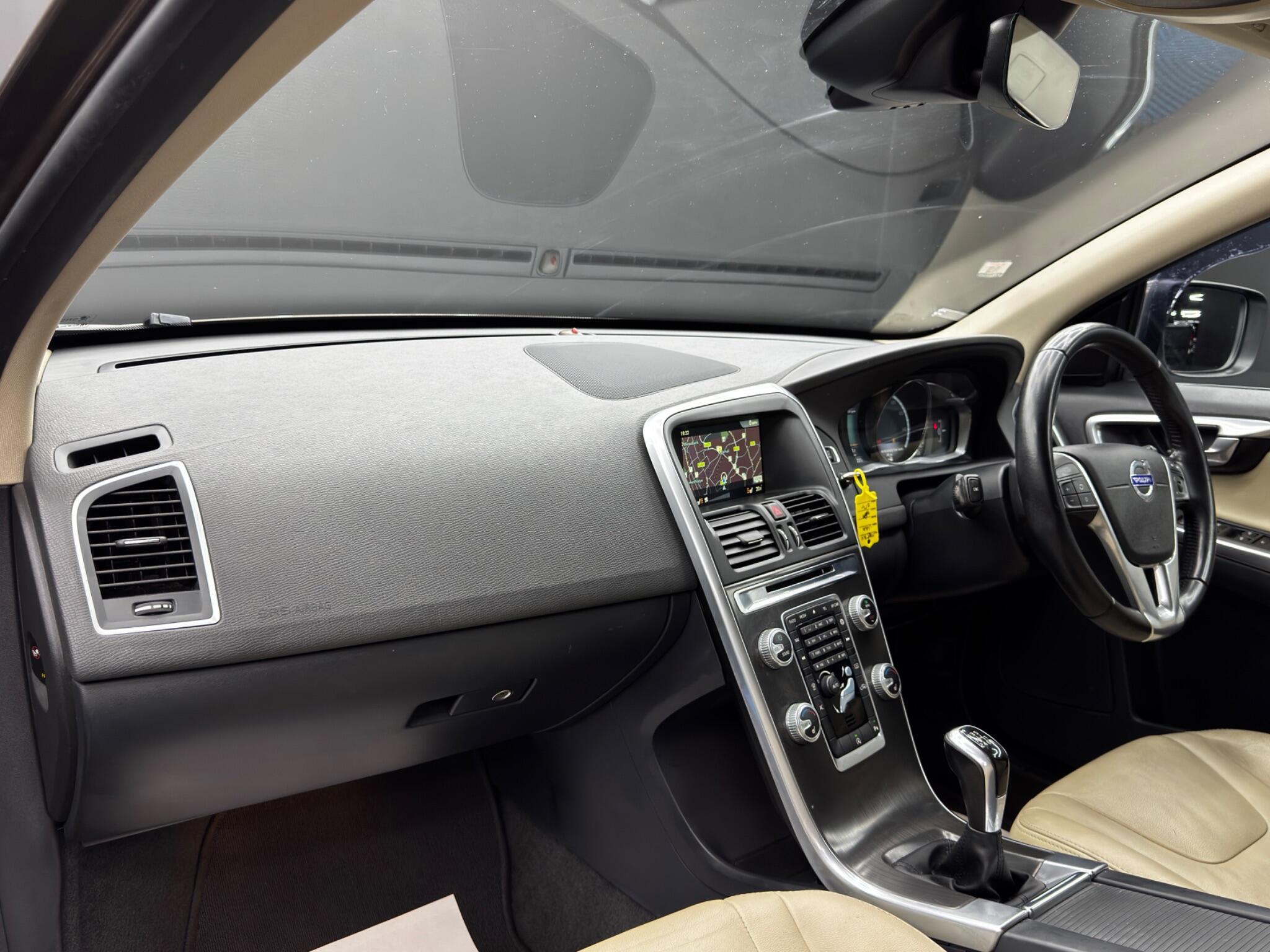 Volvo XC60 - Image 11