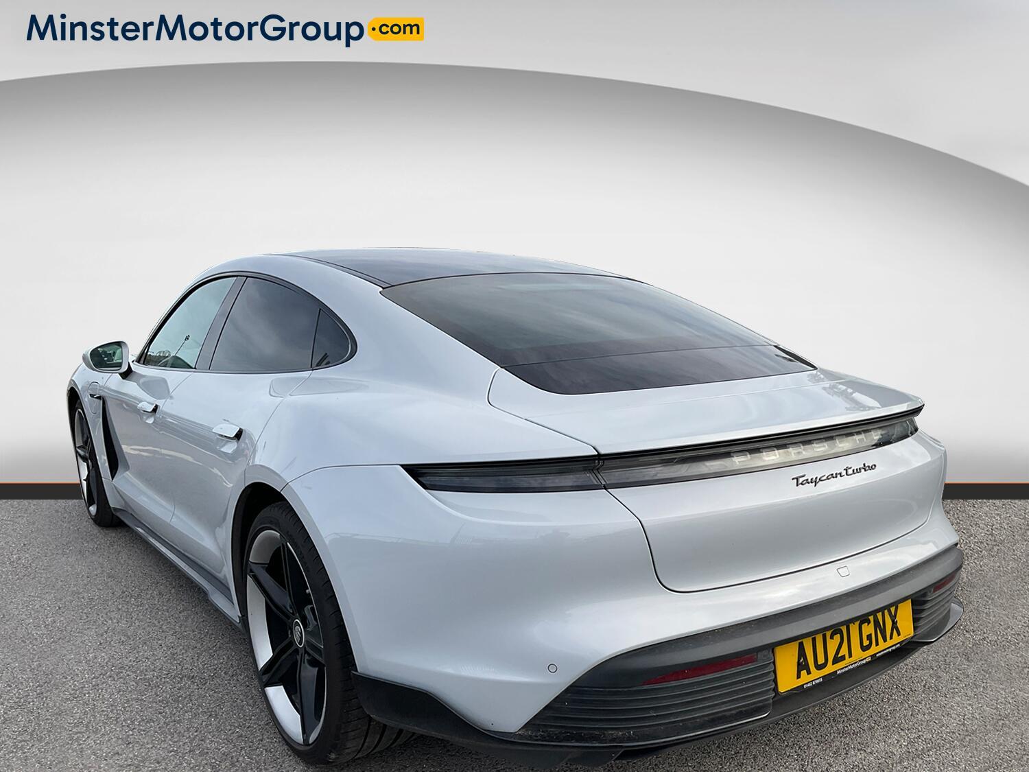 Porsche Taycan - Image 4