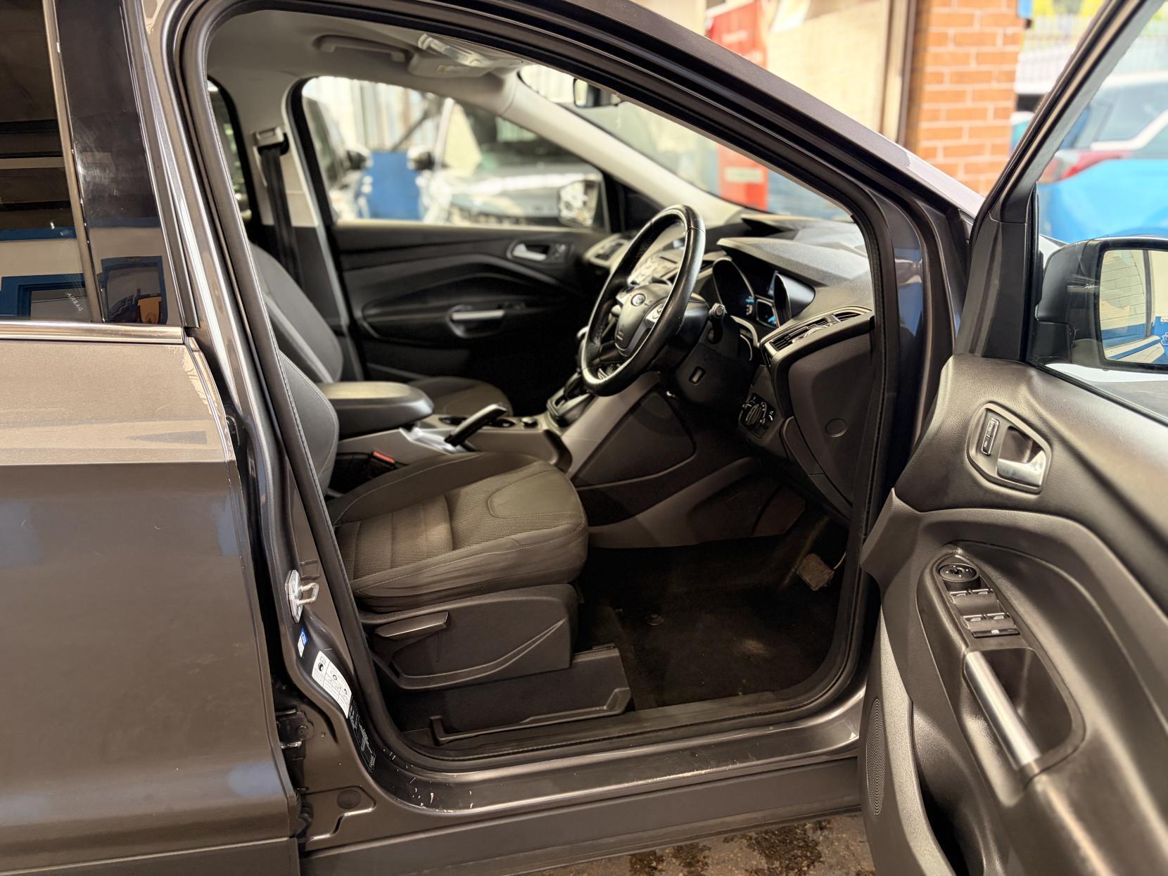 Ford Kuga - Image 9
