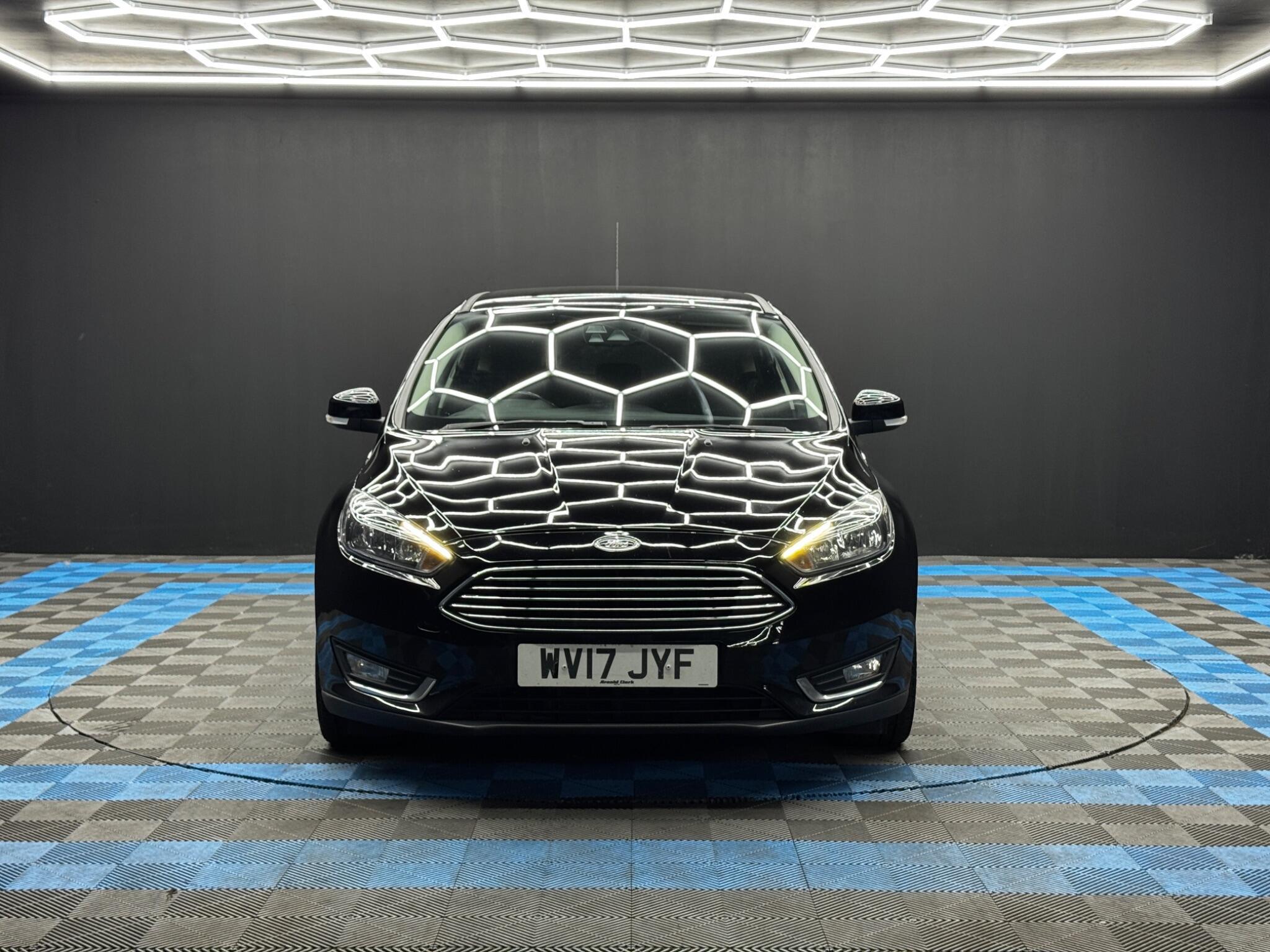 Ford Focus - Image 2