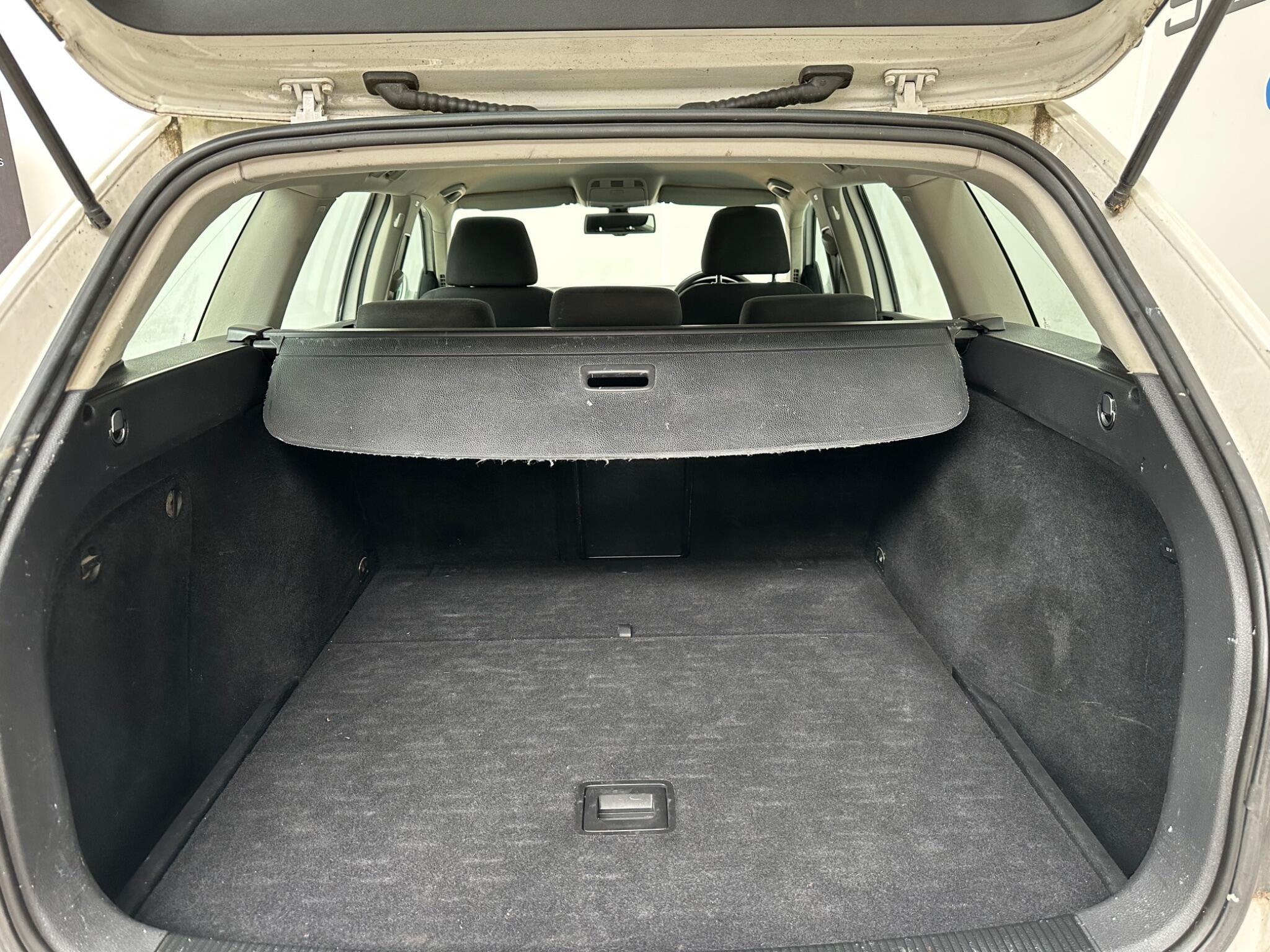 Volkswagen Golf - Image 18