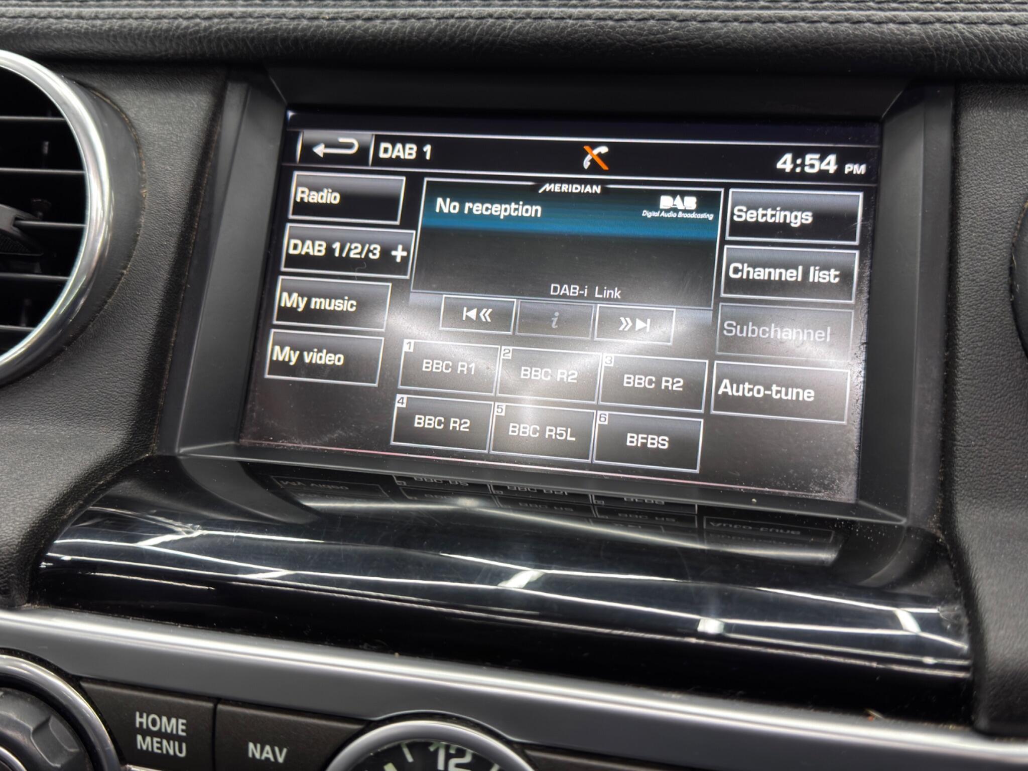 Land Rover DISCOVERY 4 - Image 32