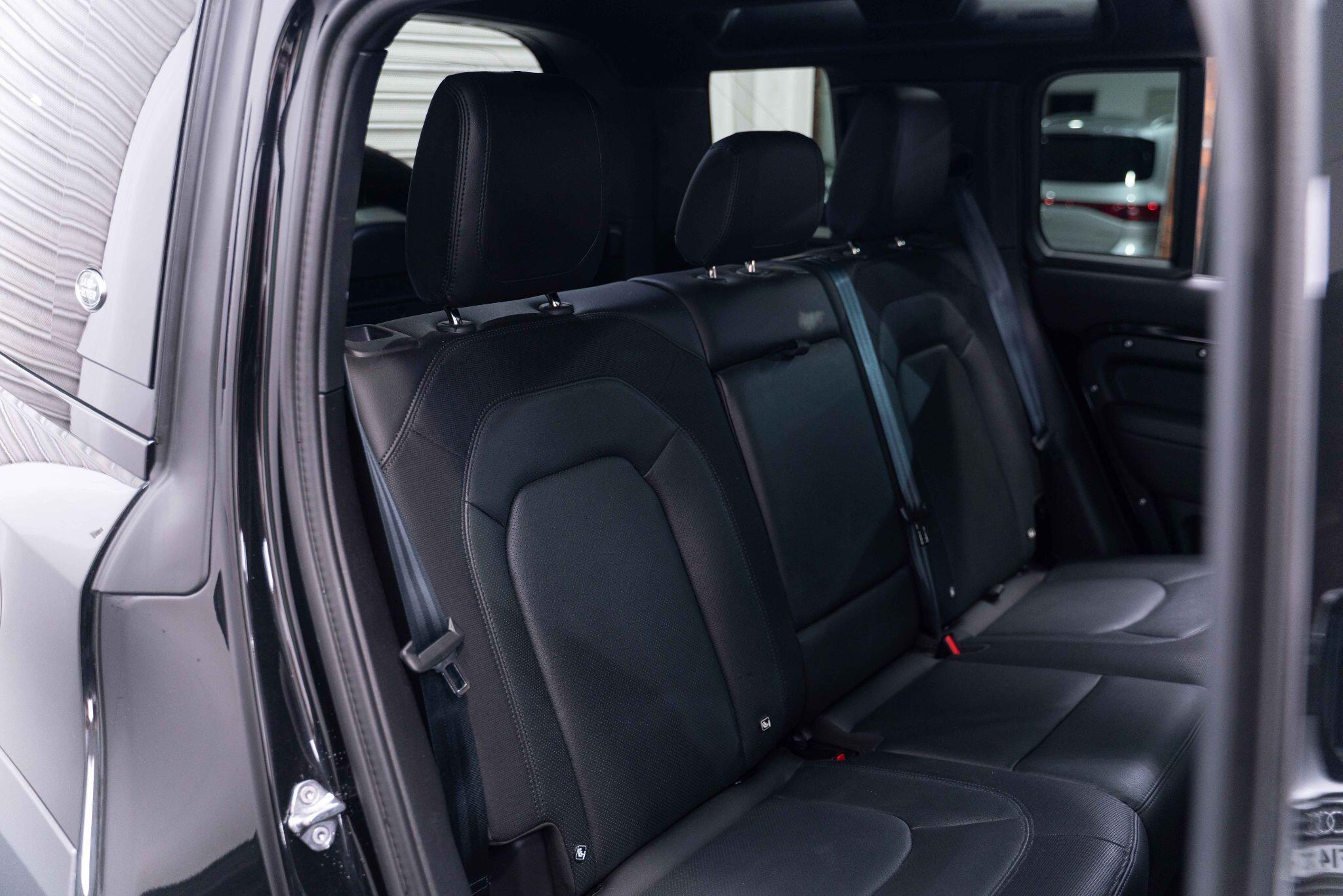 Land Rover Defender 110 - Image 14