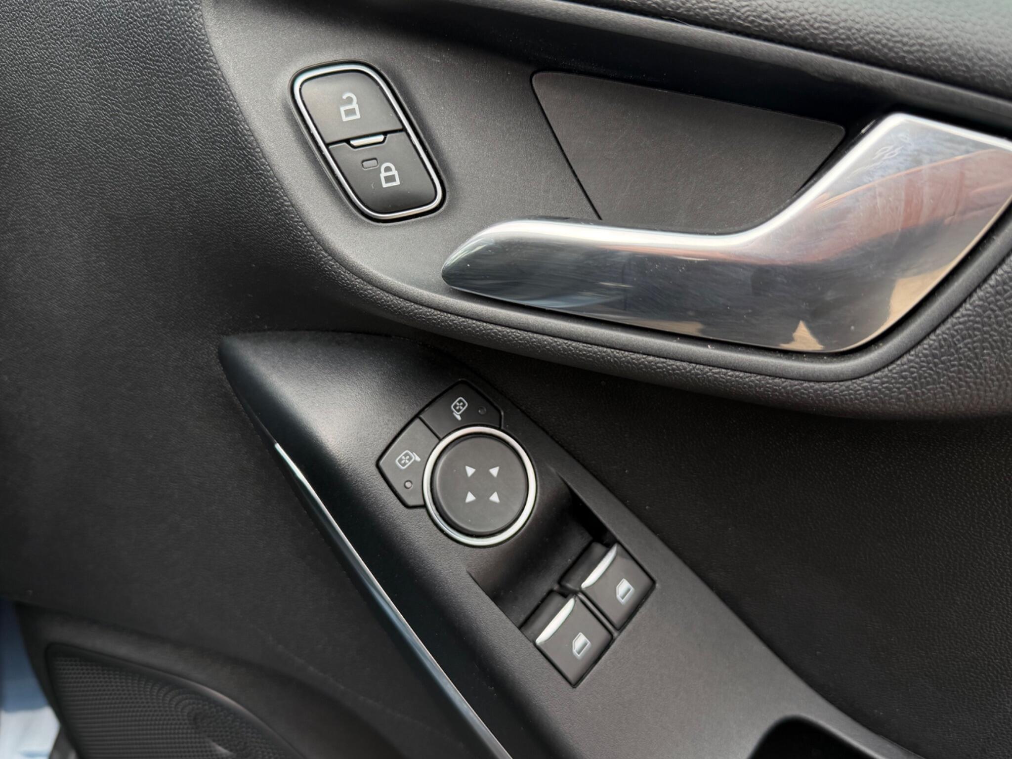 Ford Fiesta - Image 16