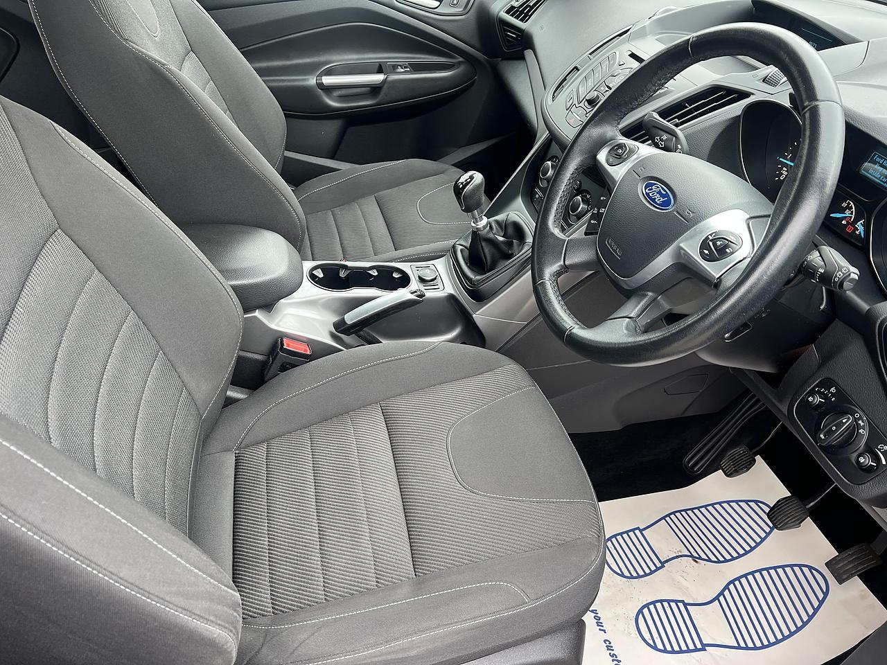 Ford Kuga - Image 10