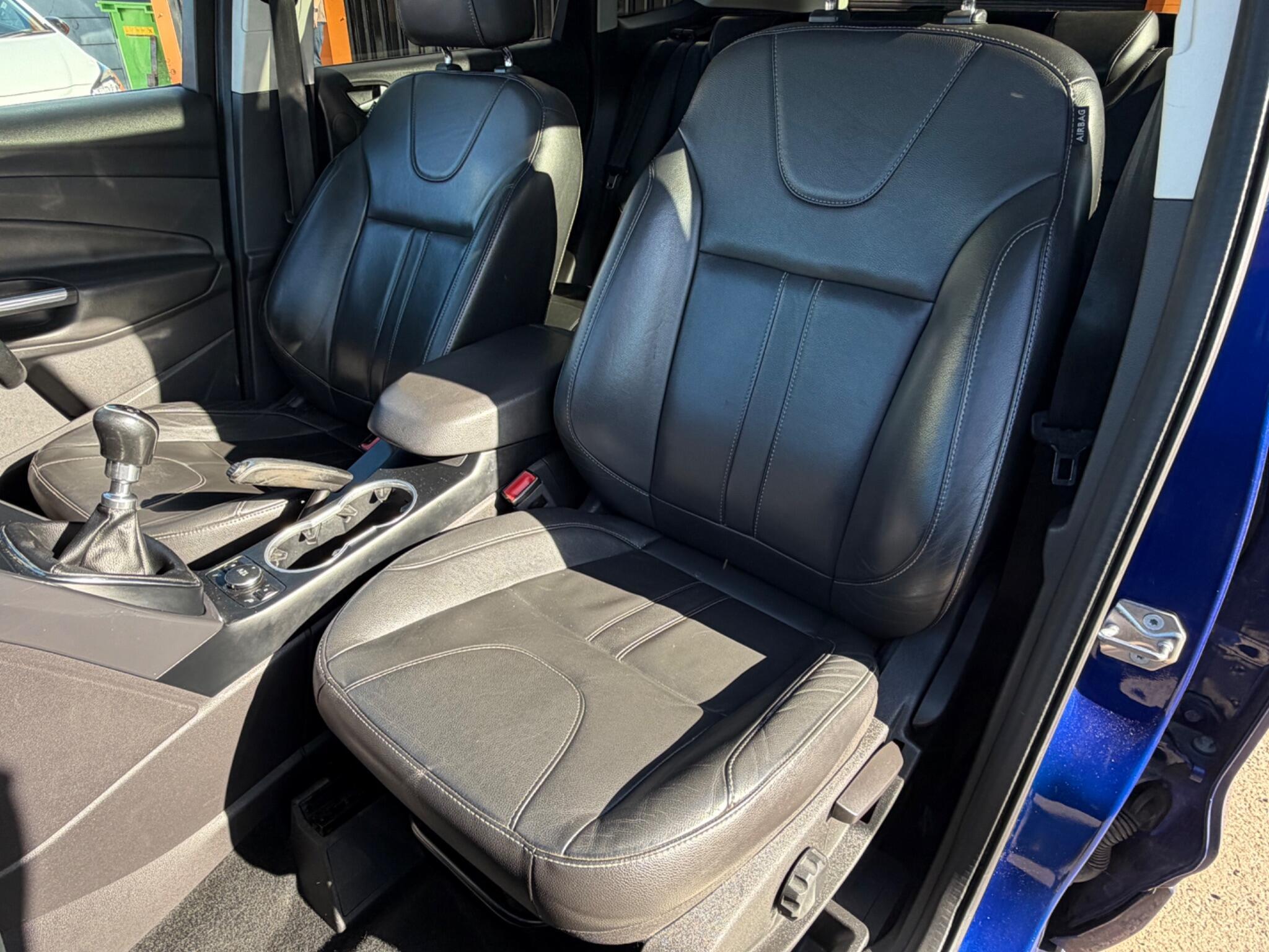 Ford Kuga - Image 13