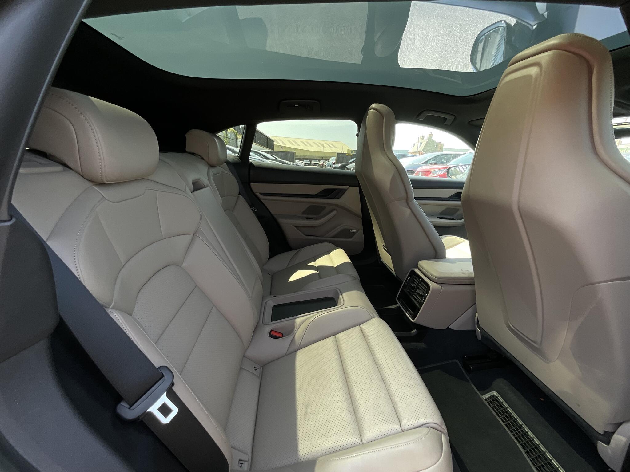 Porsche Taycan - Image 12
