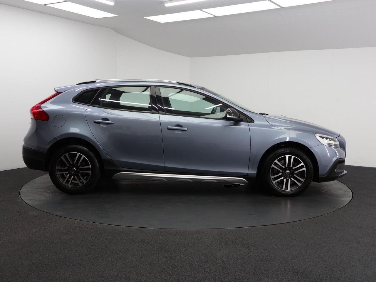Volvo V40 CROSS COUNTRY - Image 13