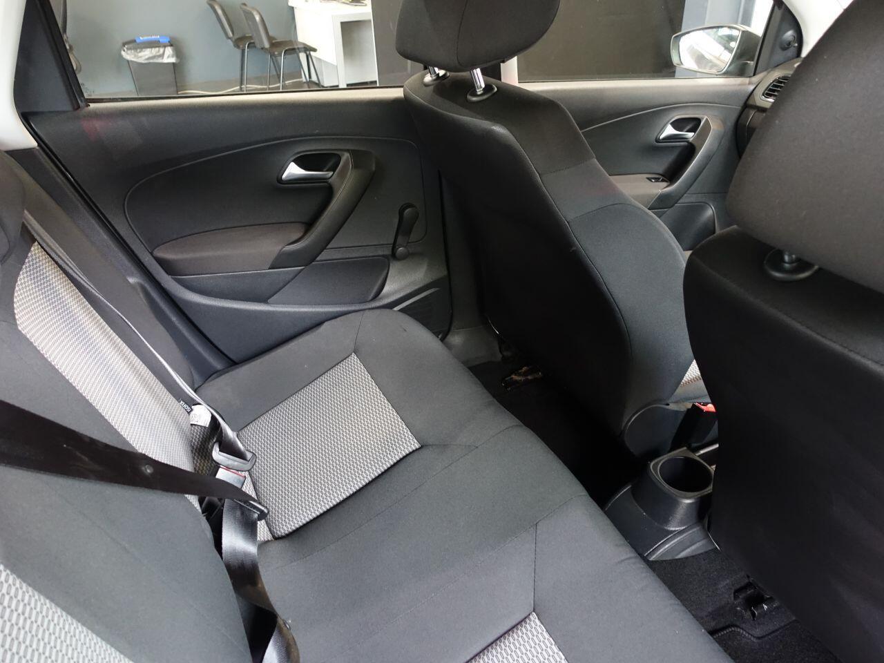 Volkswagen Polo - Image 14