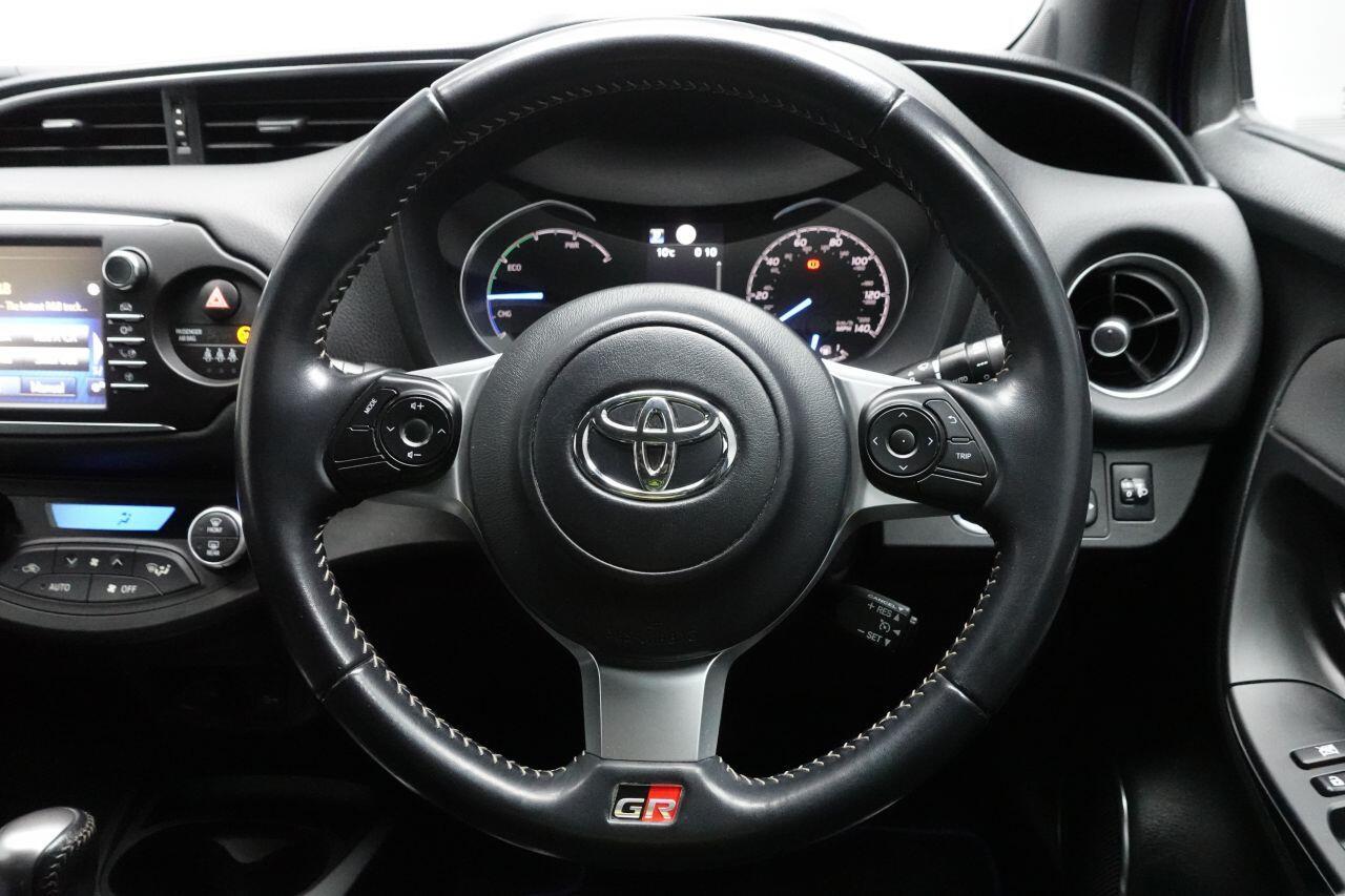 Toyota Yaris - Image 6