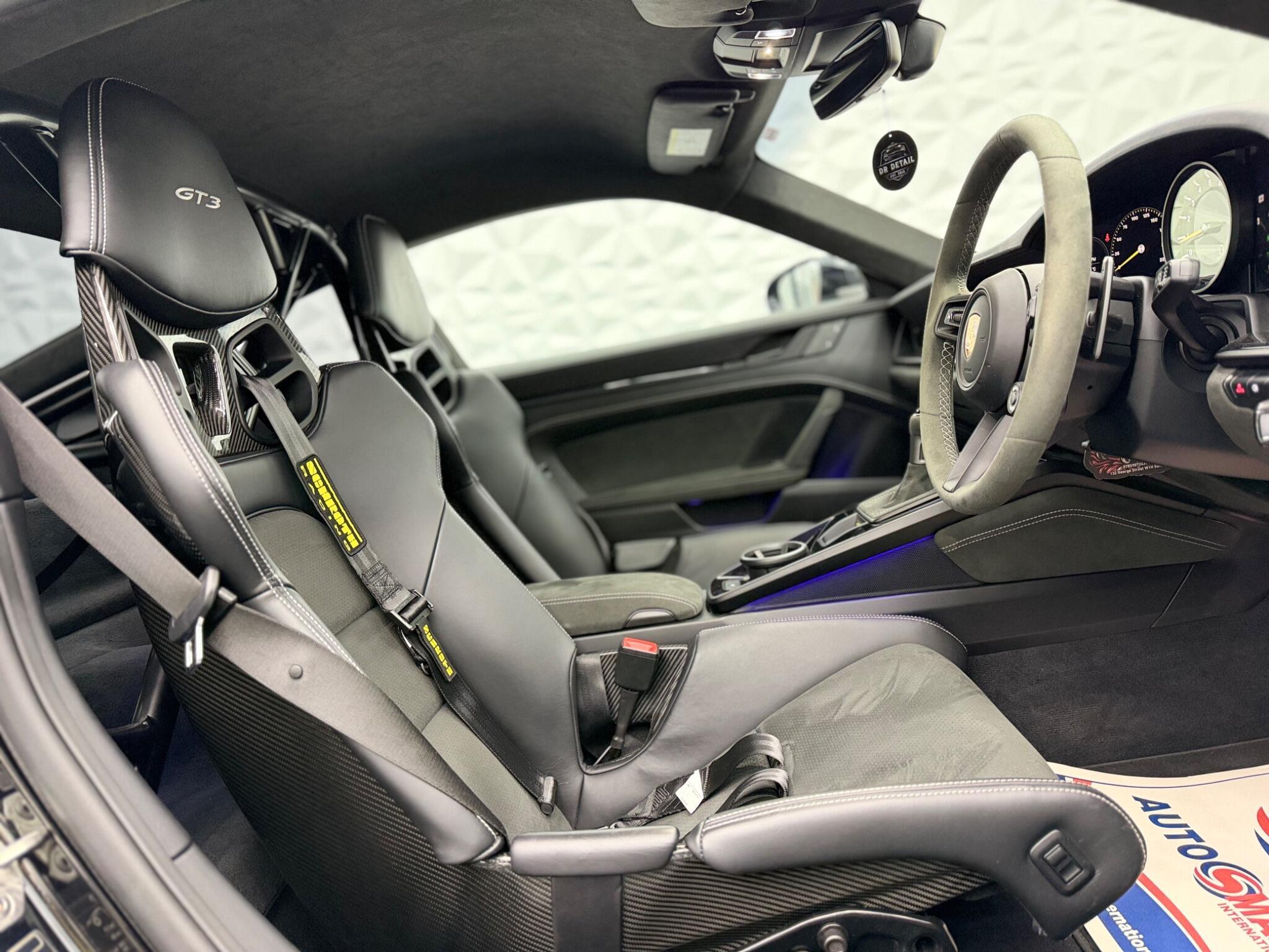 Porsche 911 - Image 19