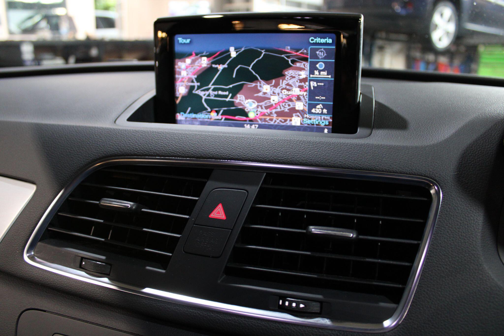 Audi Q3 - Image 17