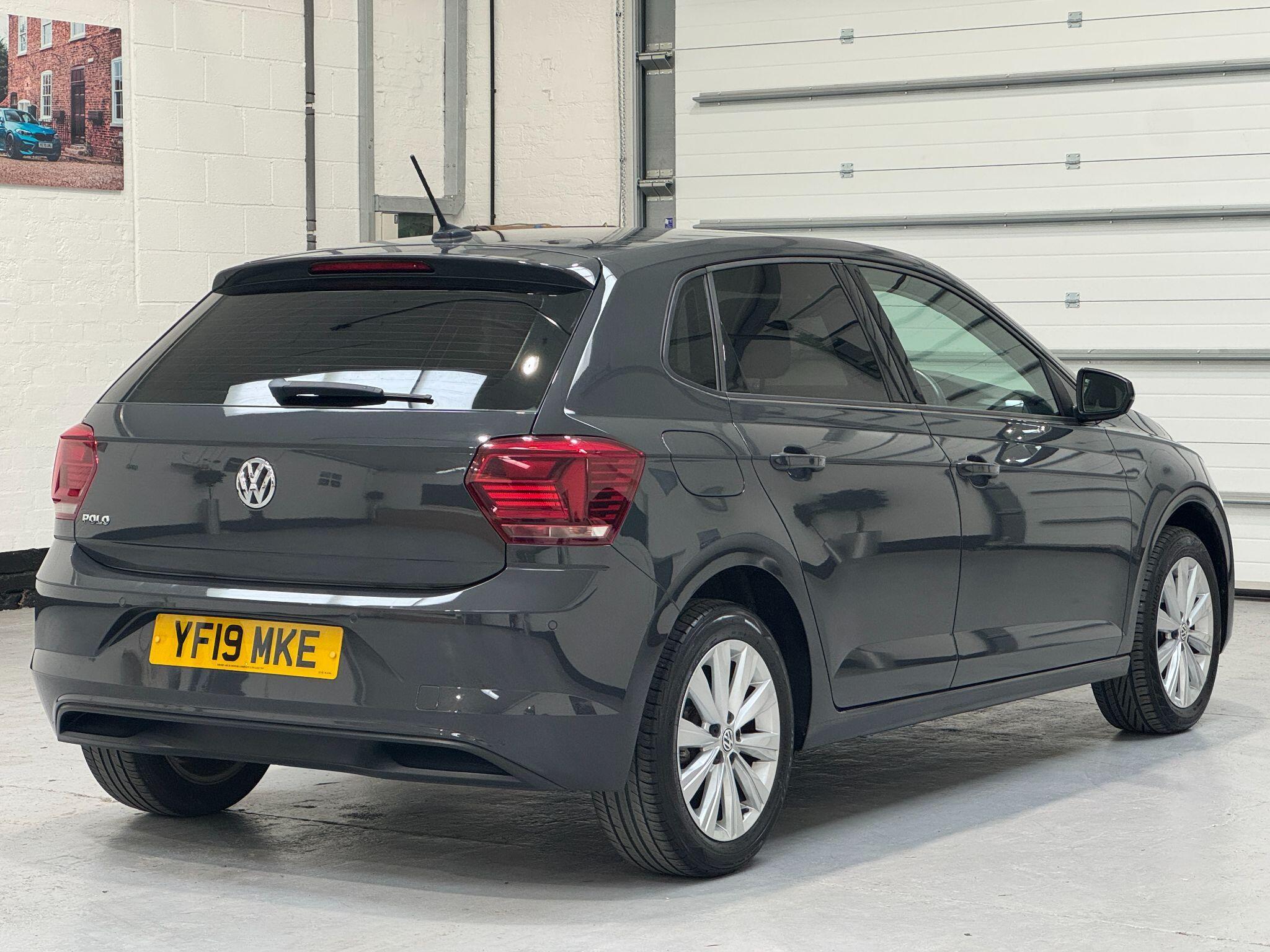 Volkswagen Polo - Image 11