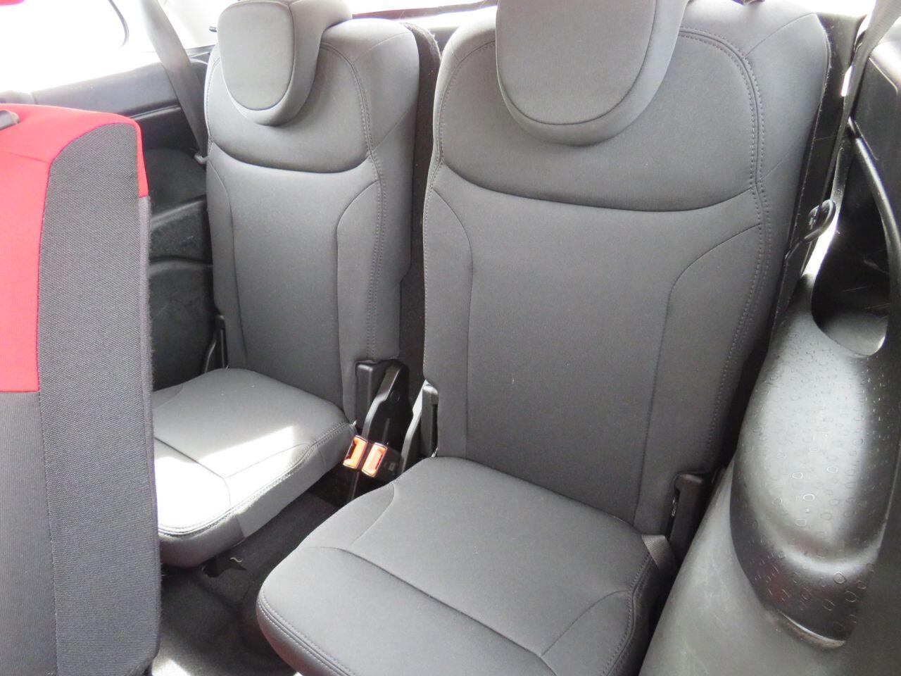 Fiat 500L - Image 12