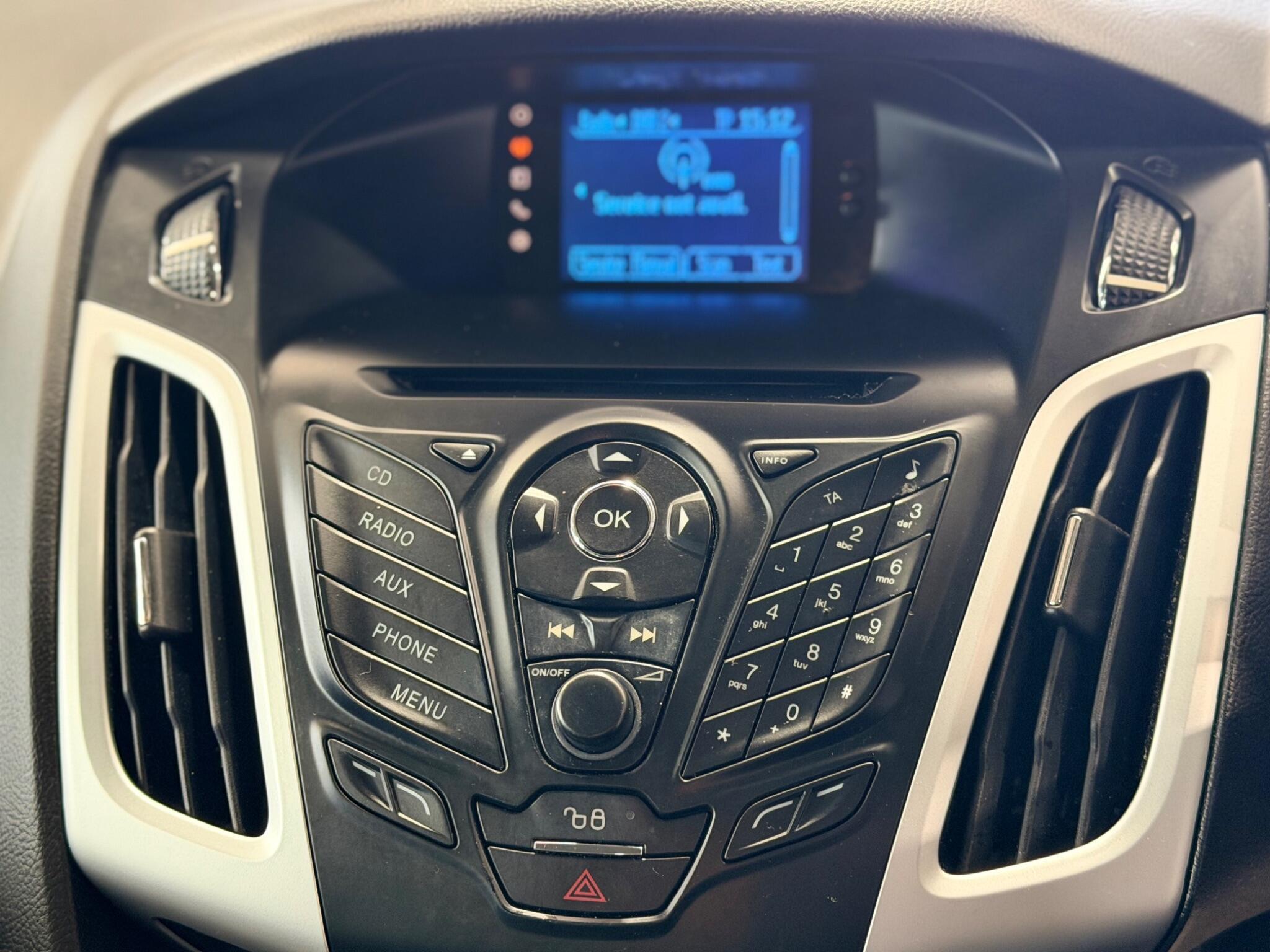 Ford Focus - Image 26