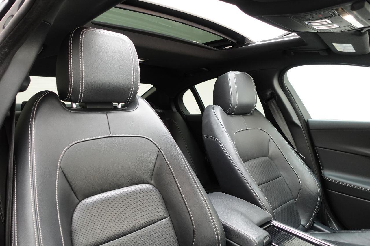 Jaguar XE - Image 9