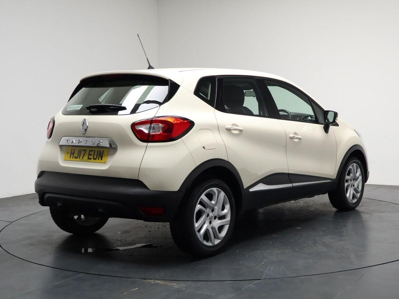 Renault Captur - Image 12