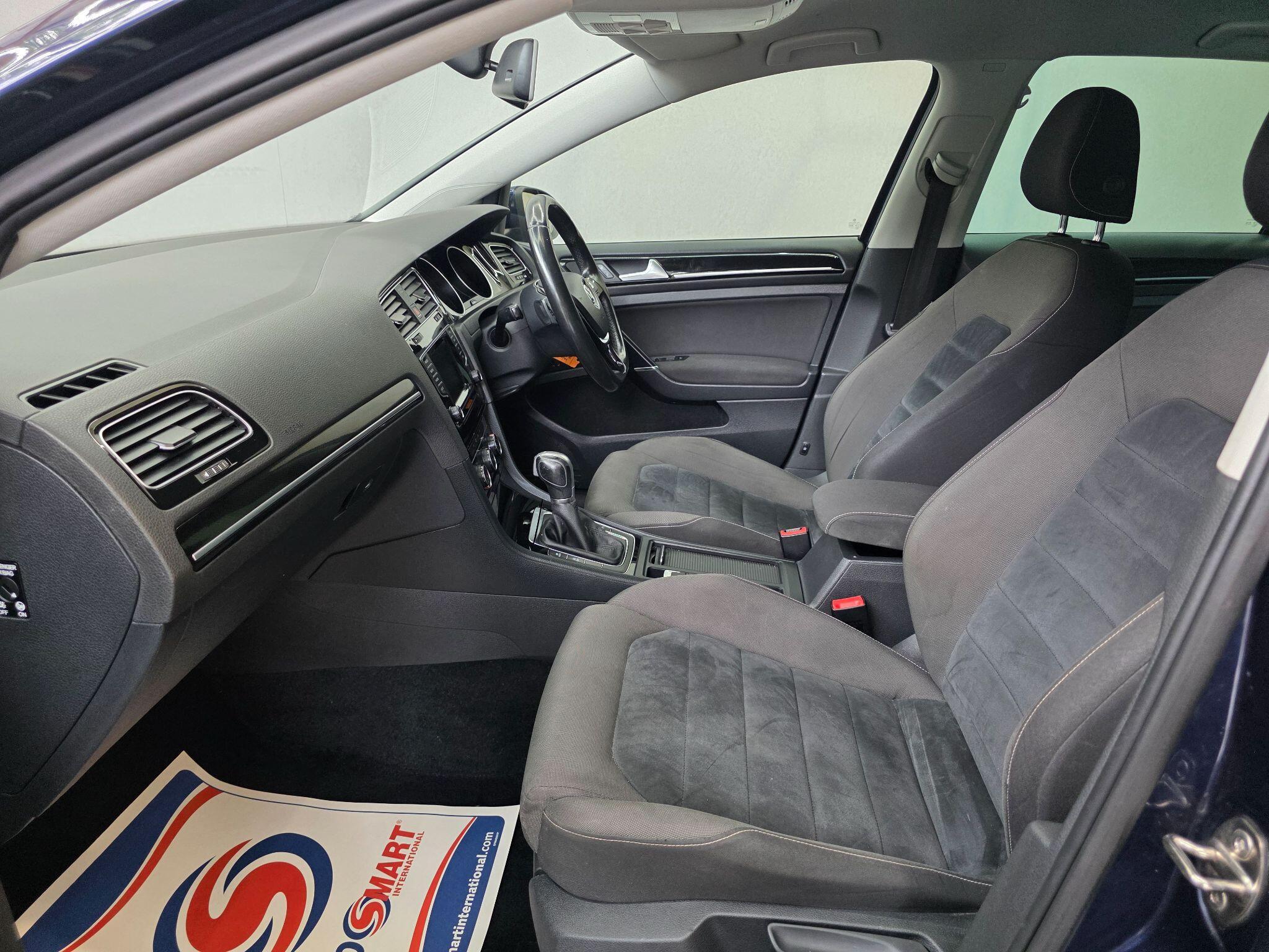 Volkswagen Golf - Image 27