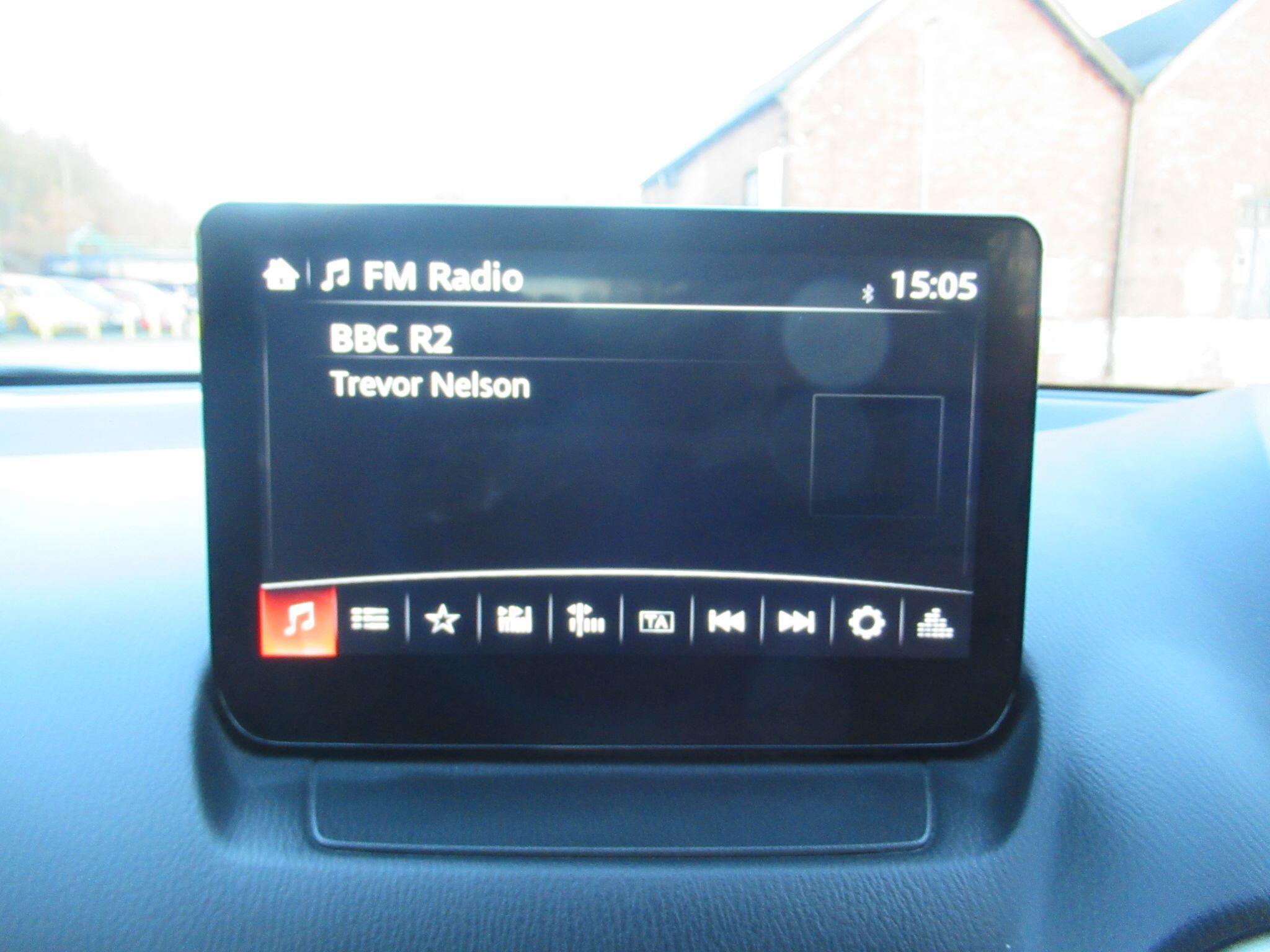 Mazda MAZDA2 - Image 30