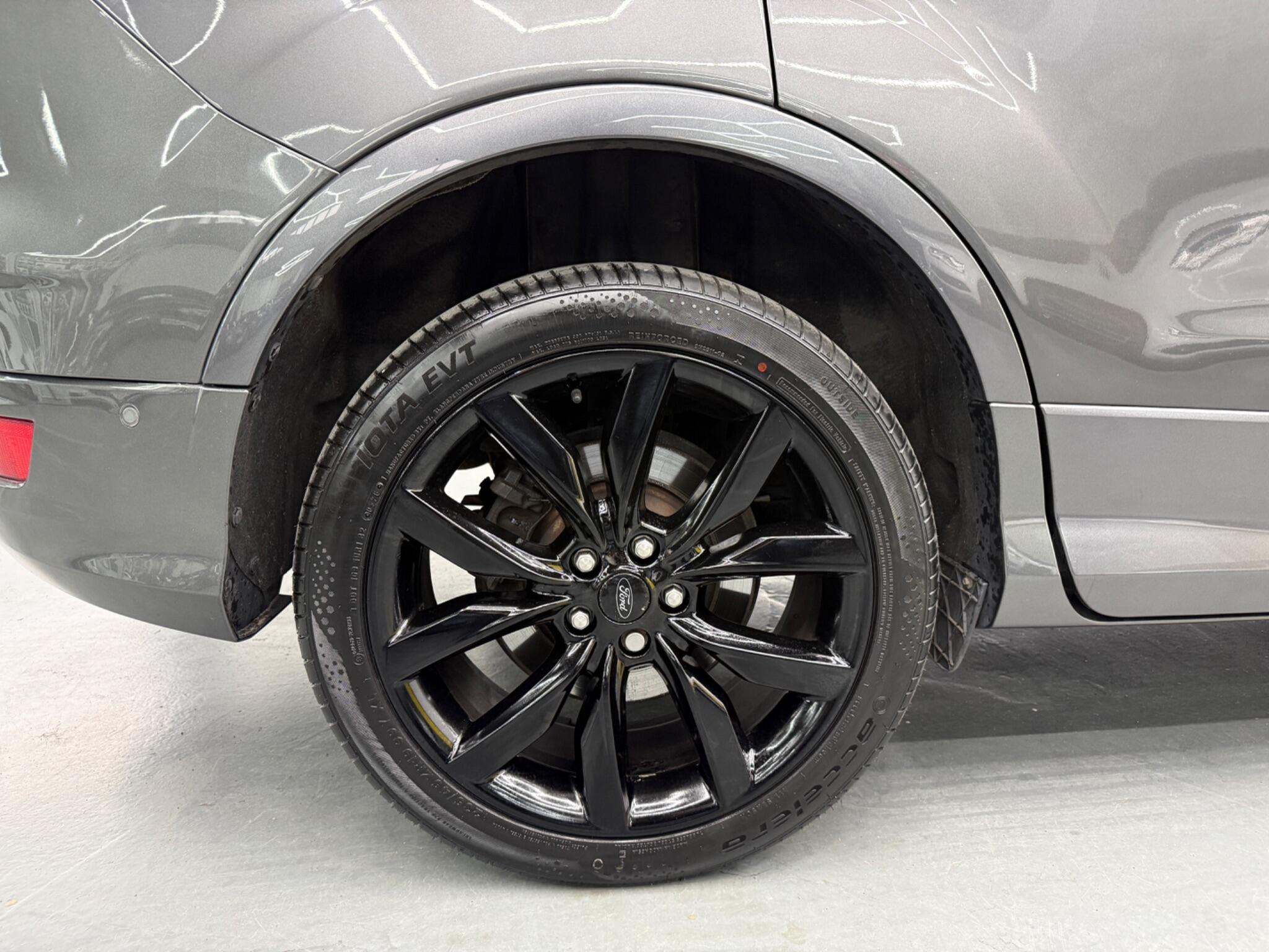 Ford Kuga - Image 18
