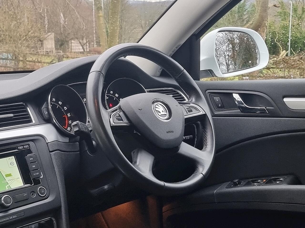 Skoda Superb - Image 8