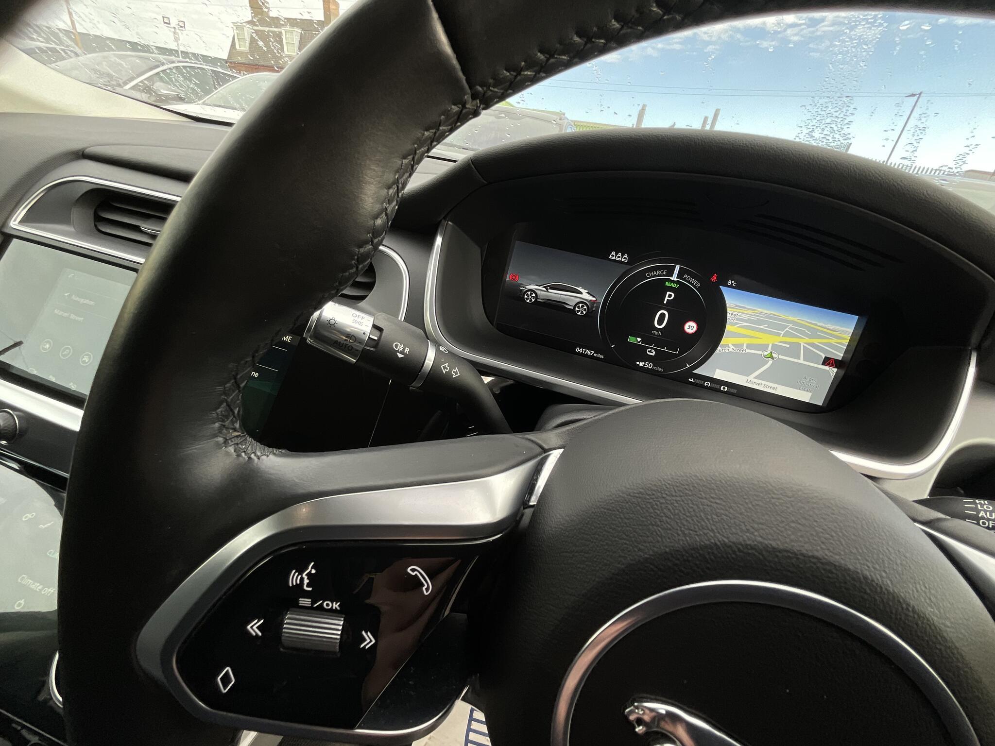 Jaguar I-Pace - Image 12